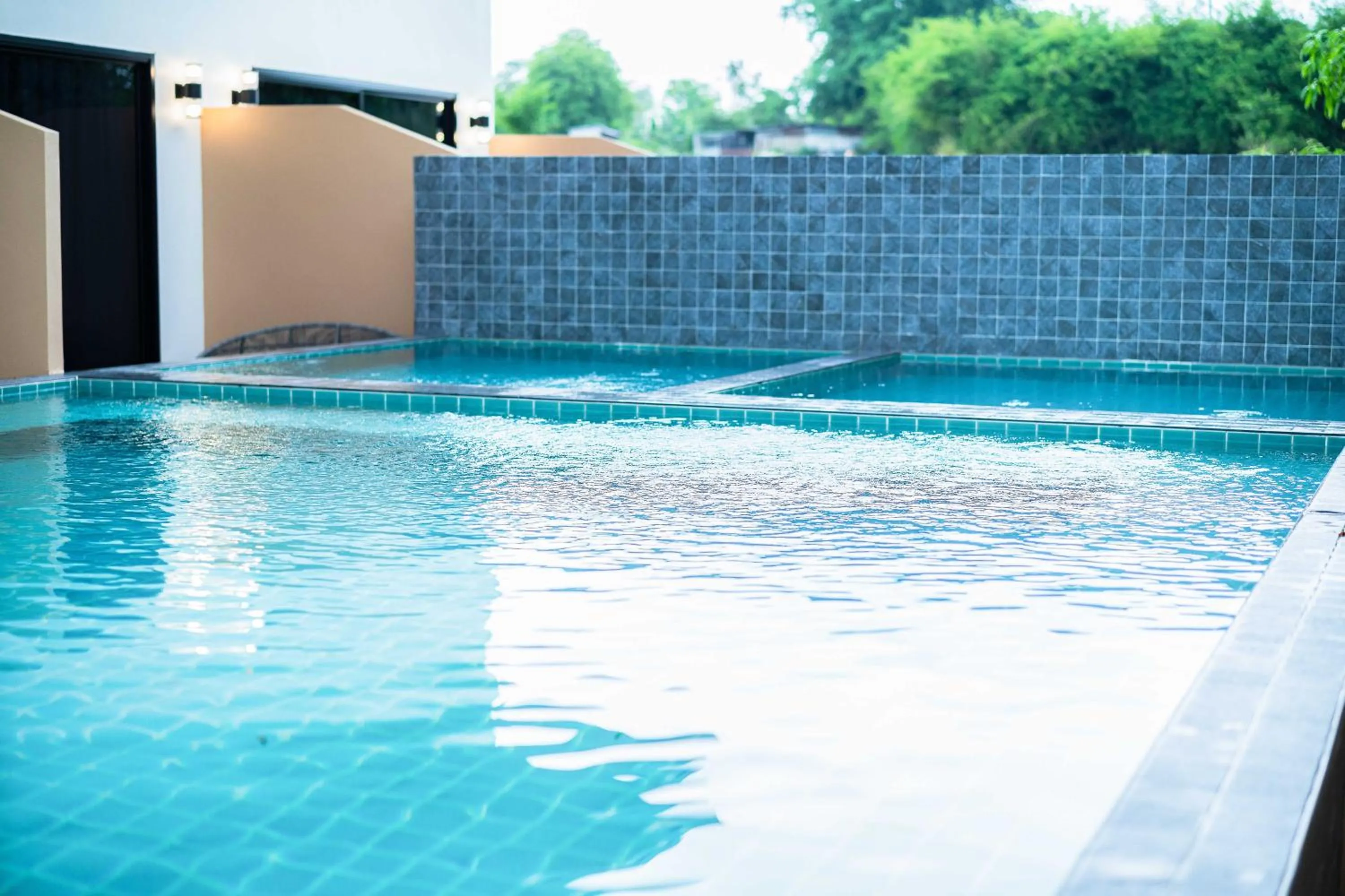 Swimming pool in Fresh Resort Pattaya