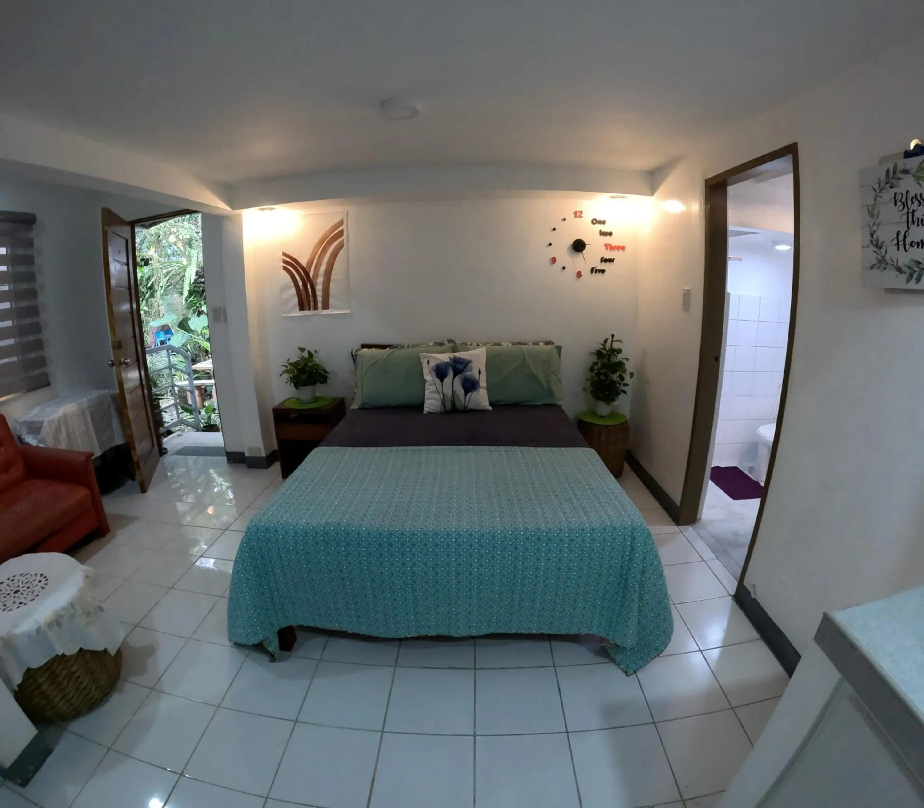 Photo of the whole room, Bed in Auntie Gigi's Place