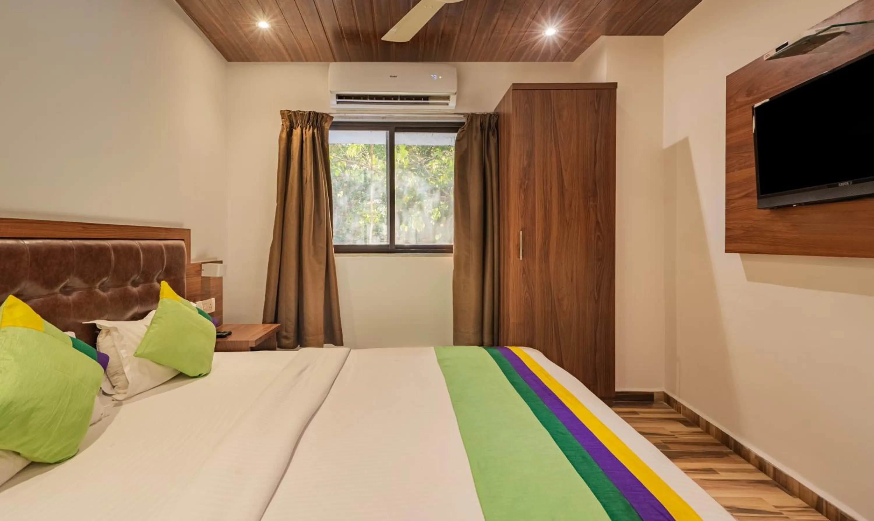 Bed in Treebo Seven Olives