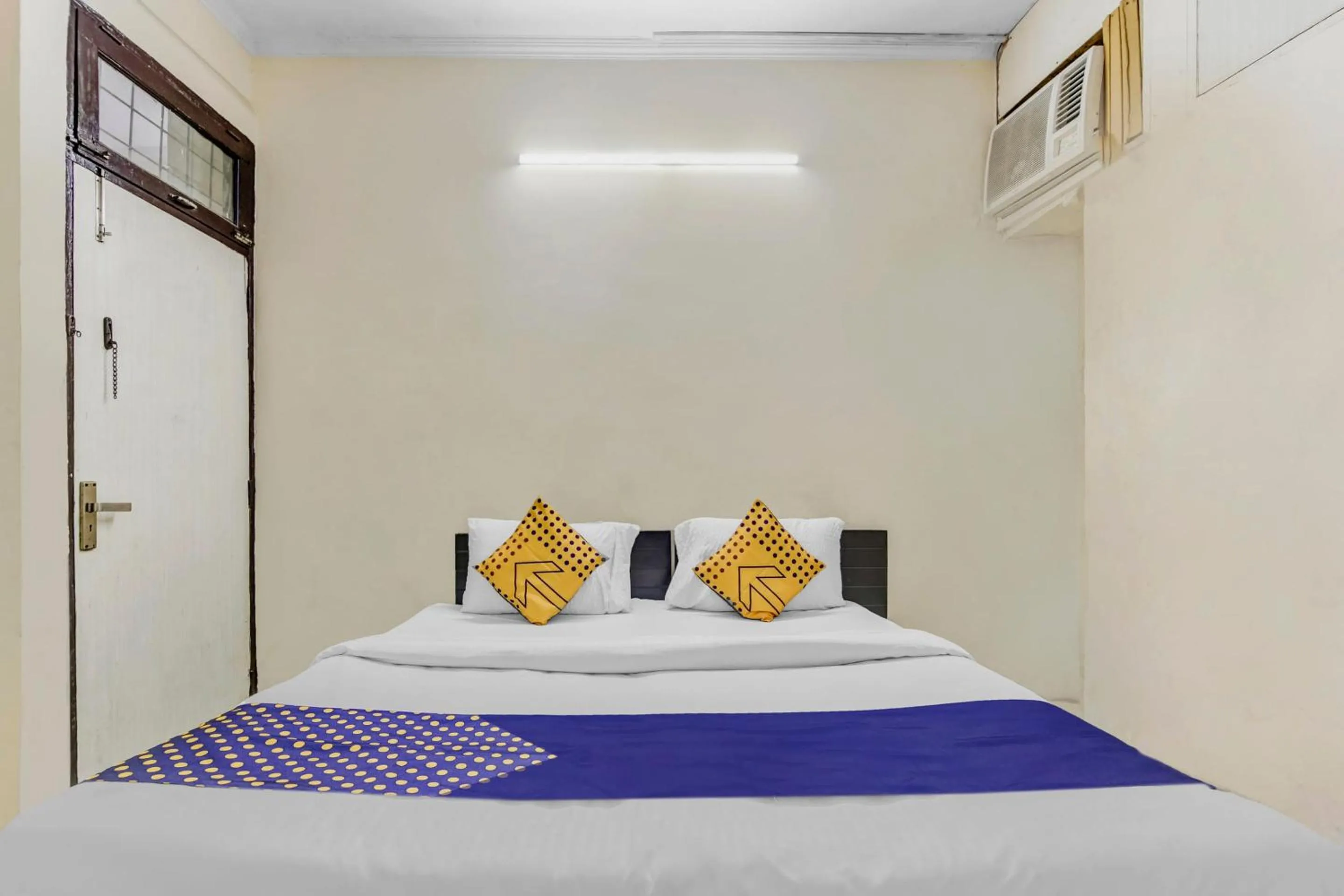 Bedroom, Bed in Hotel O Country Residency