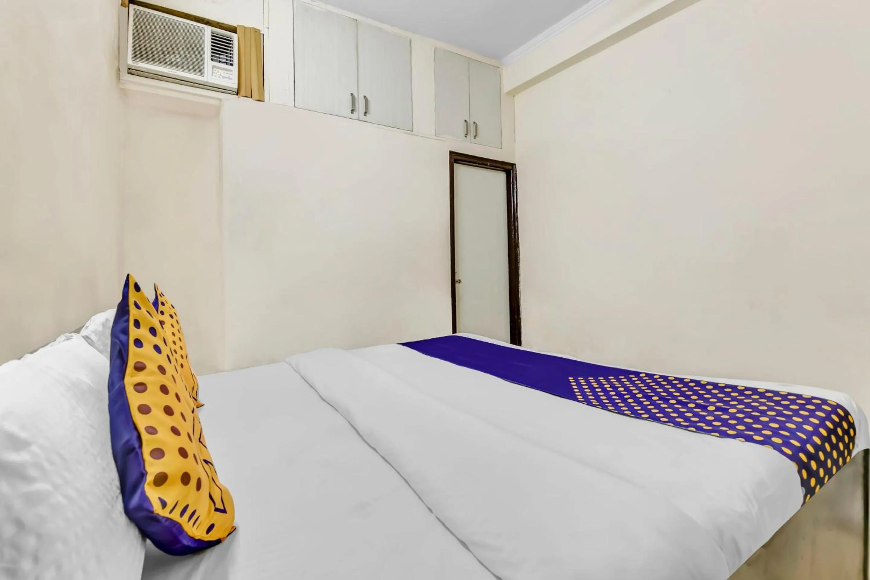 Bedroom, Bed in Hotel O Country Residency