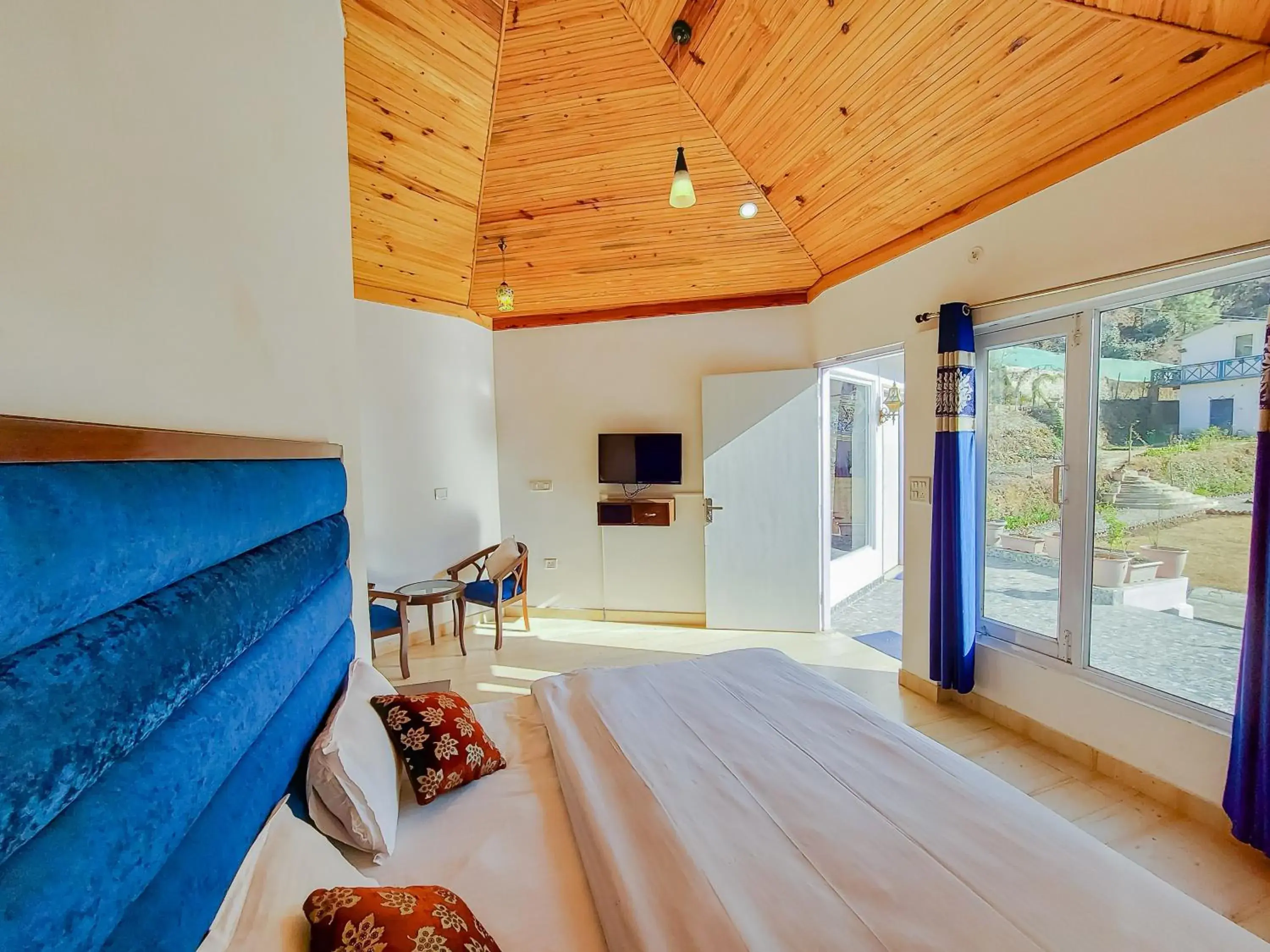 Photo of the whole room, Bed in Blossom Bliss Resort Photo of the whole room, Bed in Blossom Bliss Resort