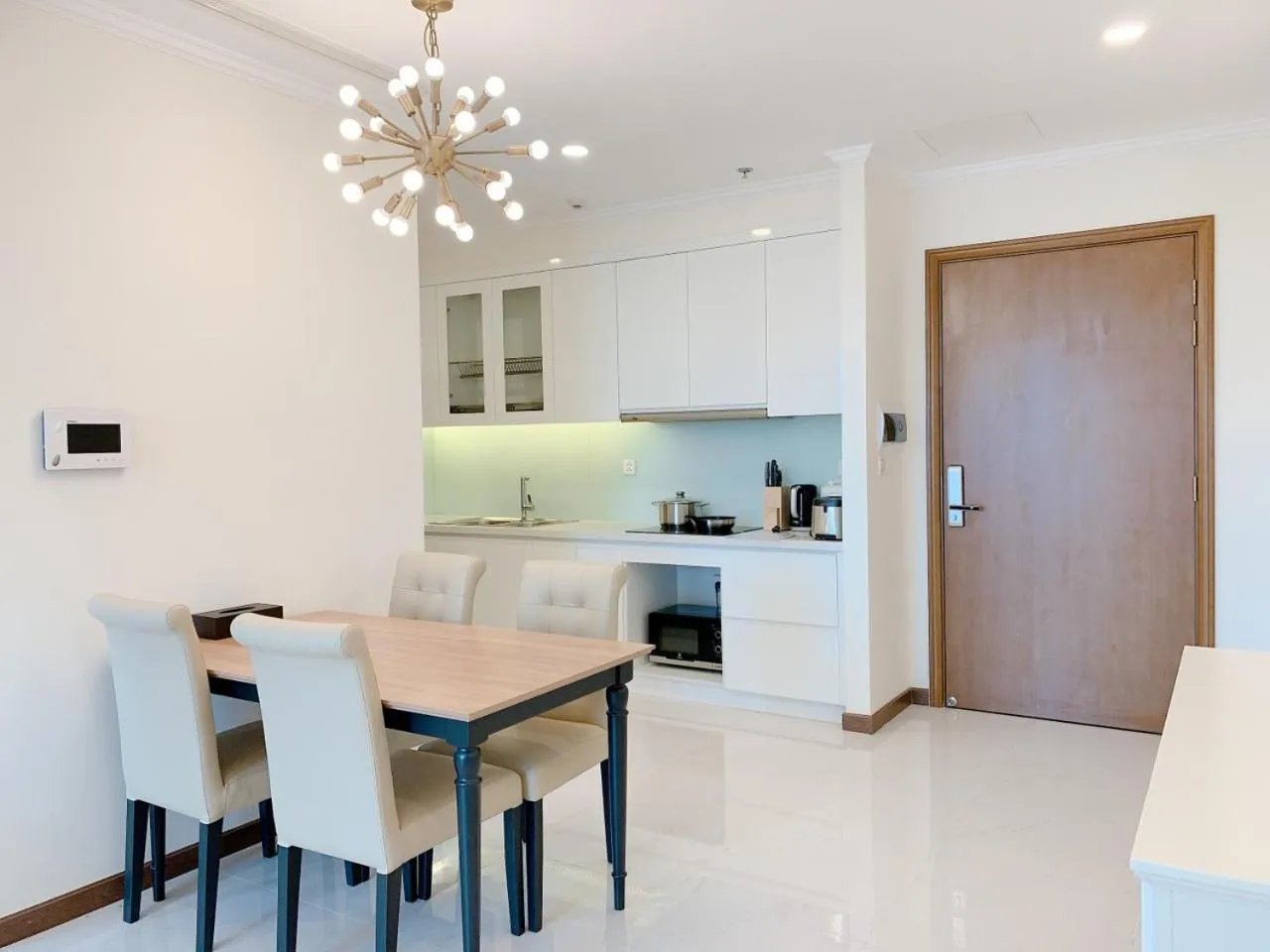 Coffee/tea facilities in Elvita Landmark Luxury Residence