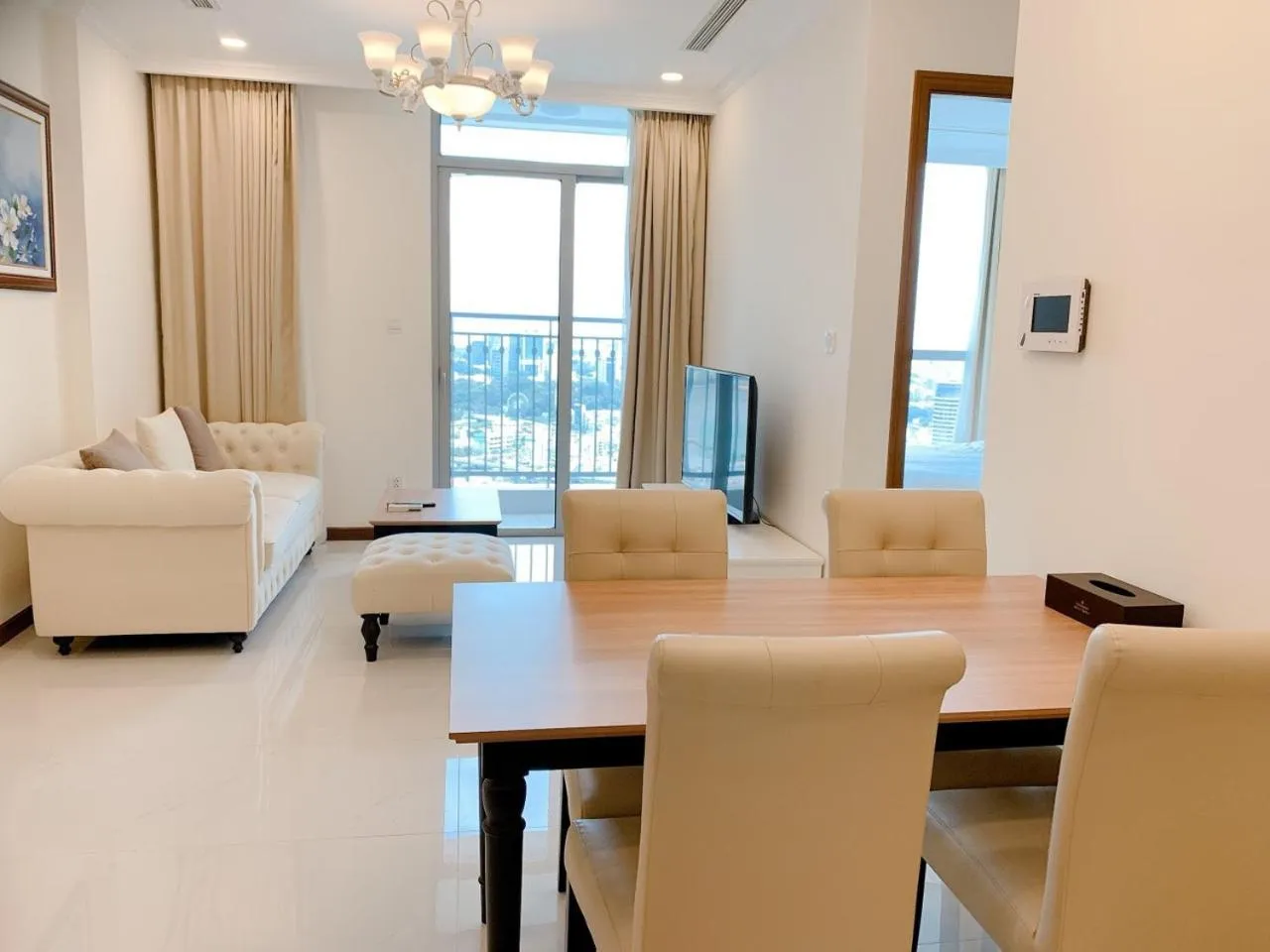 TV and multimedia in Elvita Landmark Luxury Residence