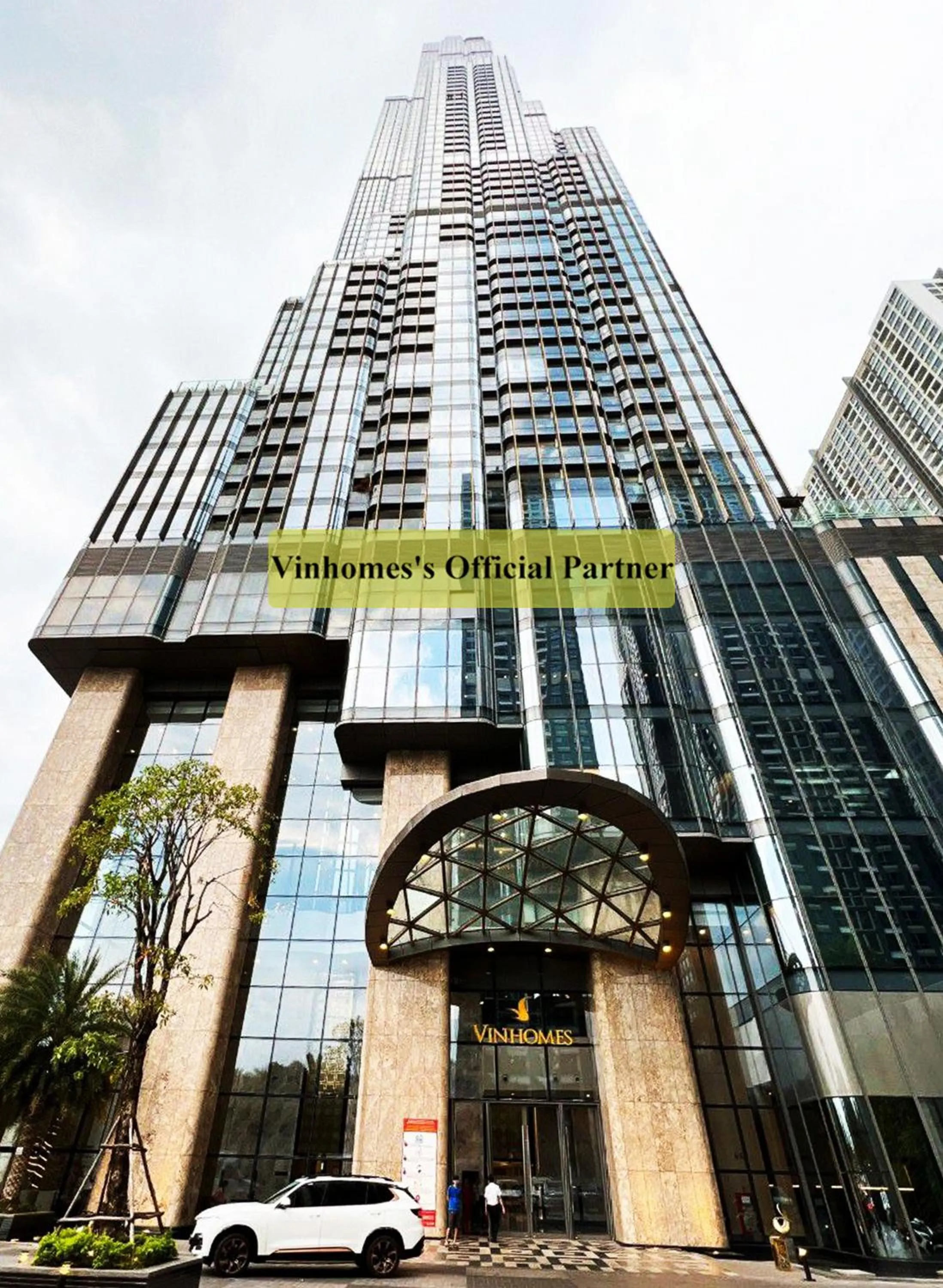 Property building in Elvita Landmark Luxury Residence