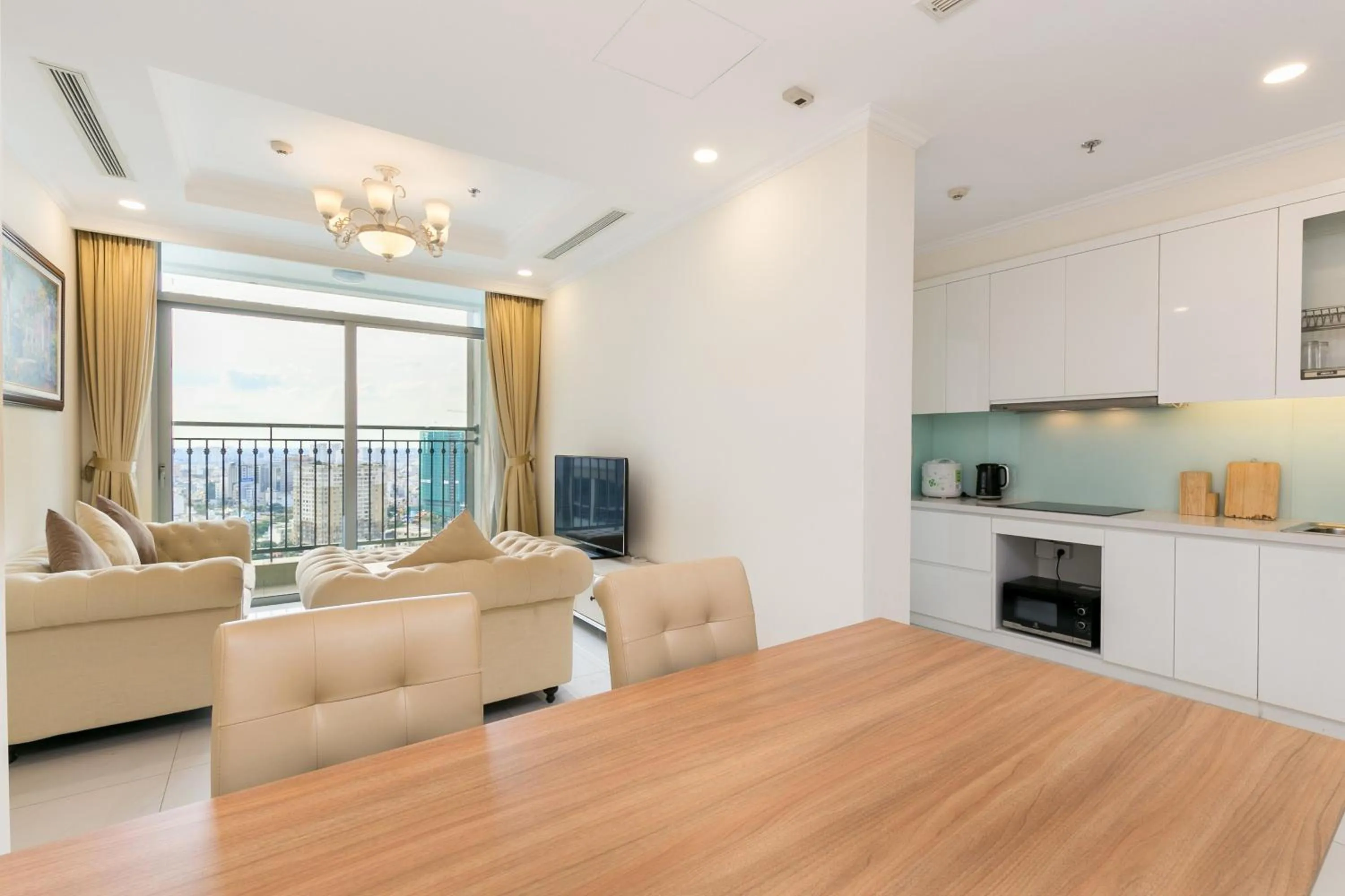 TV and multimedia in Elvita Landmark Luxury Residence