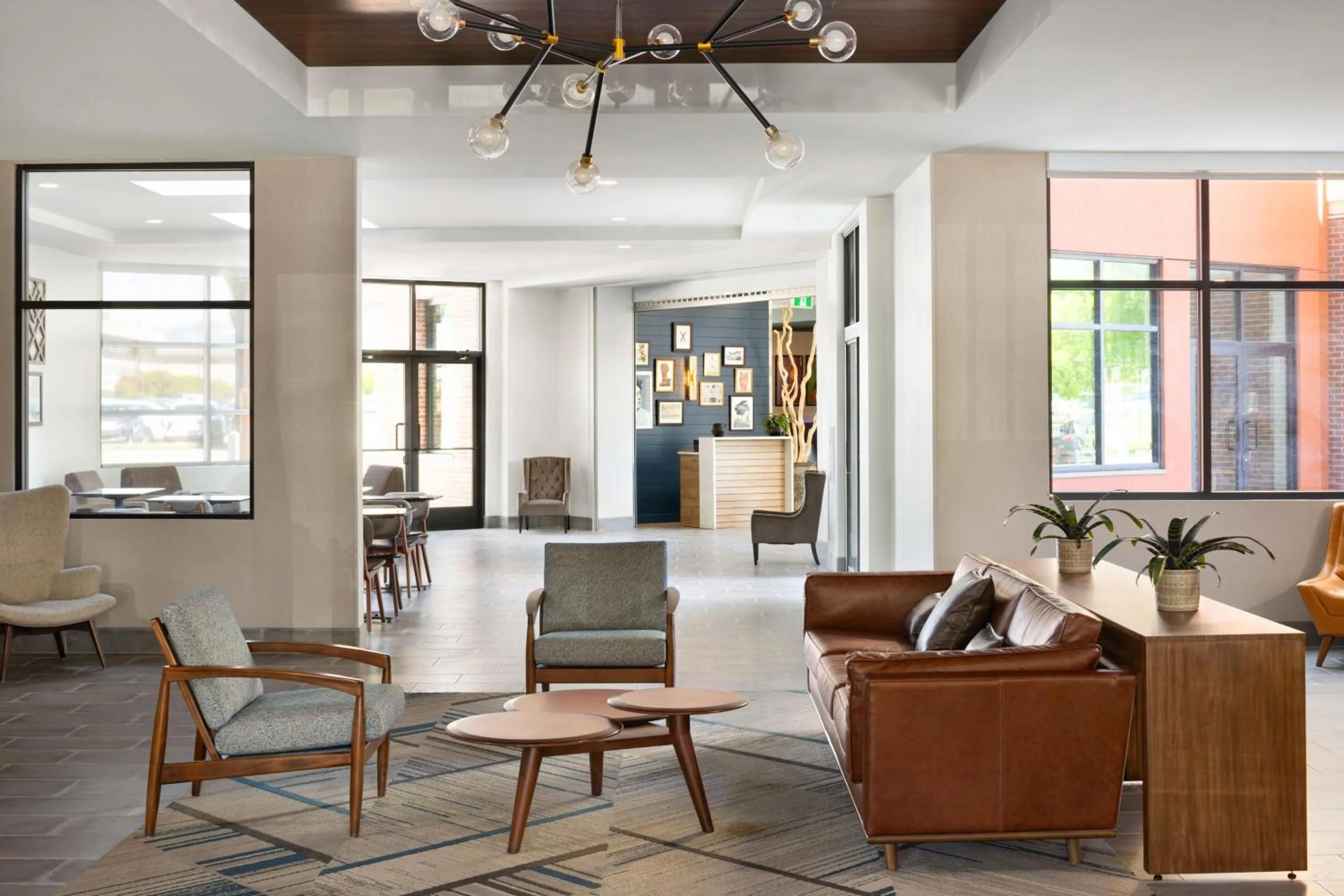 Lobby or reception in Four Points by Sheraton Penticton at the Convention Centre