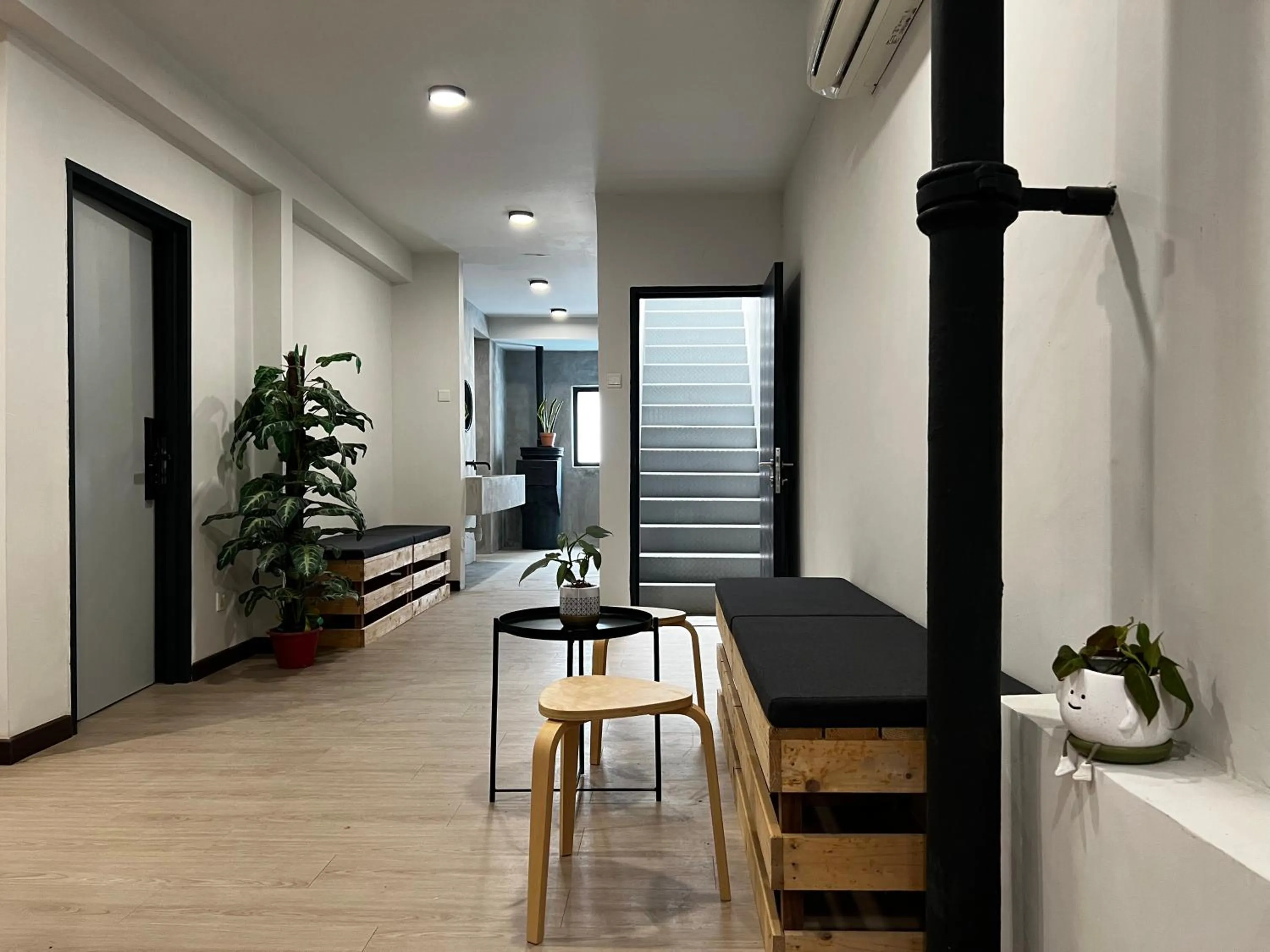 Communal lounge/ TV room in The Freedom Club Hostel KL