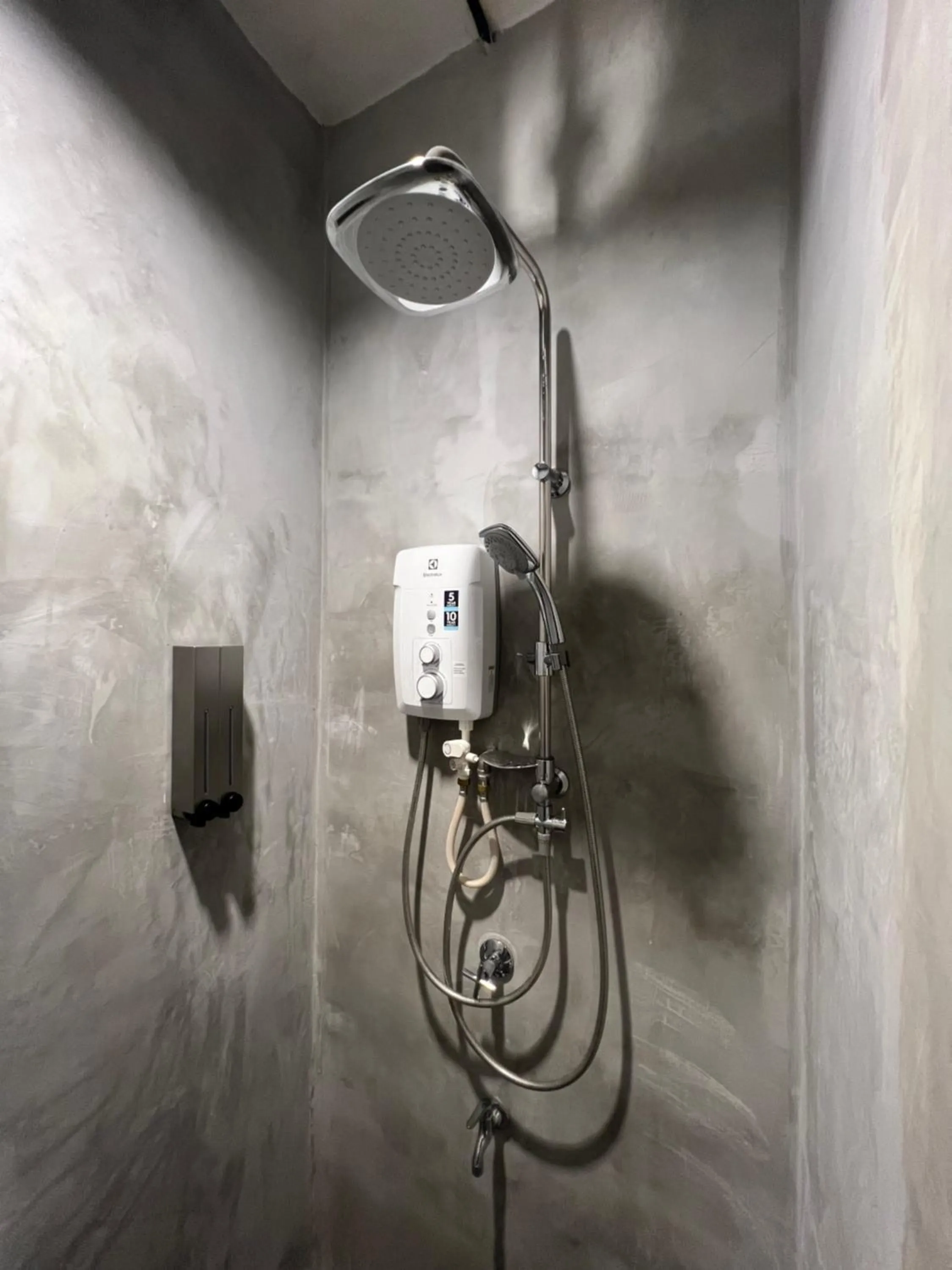 Shower in The Freedom Club Hostel KL