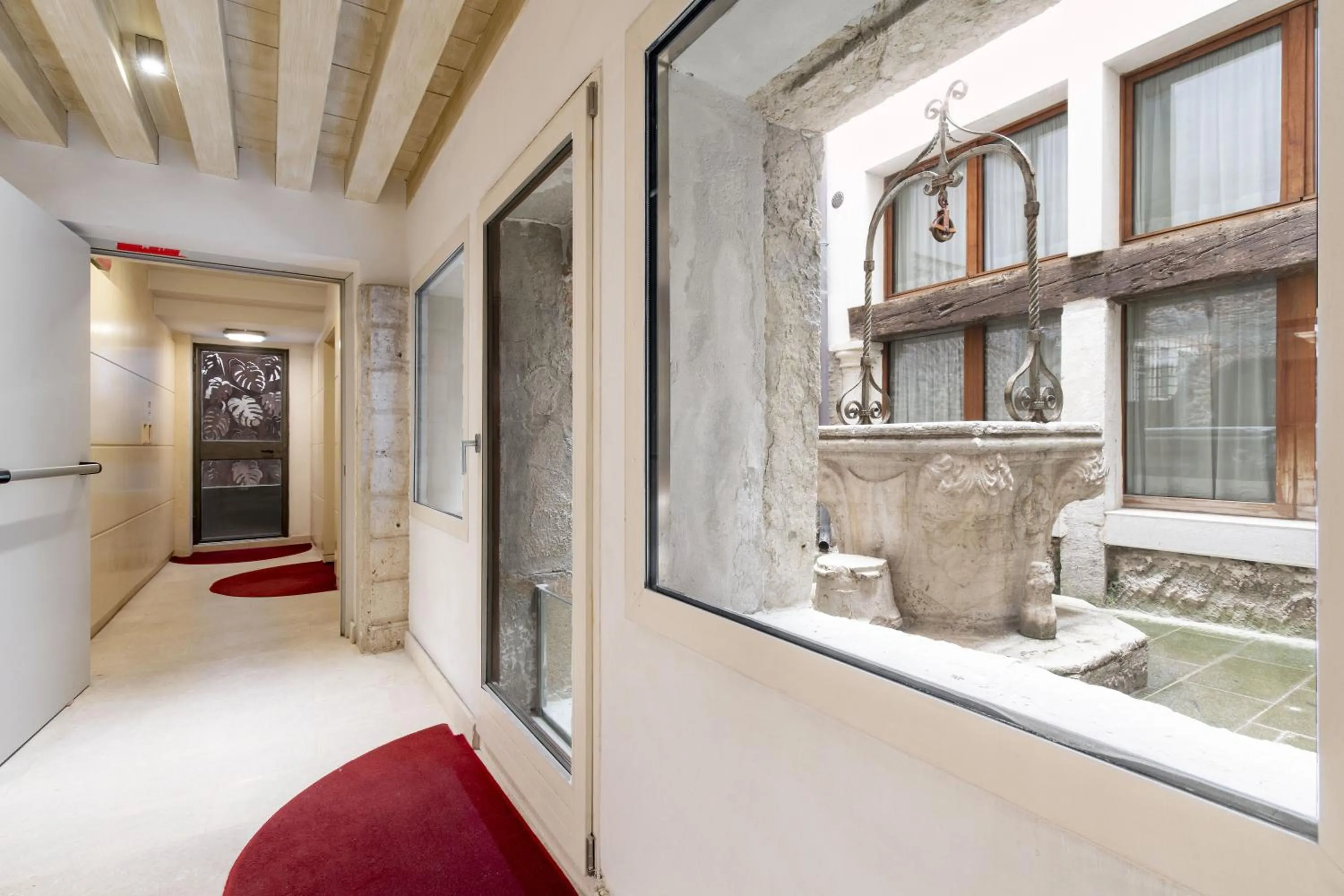 Facade/entrance in Friari Suite-Luxury apt. close to Rialto Bridge