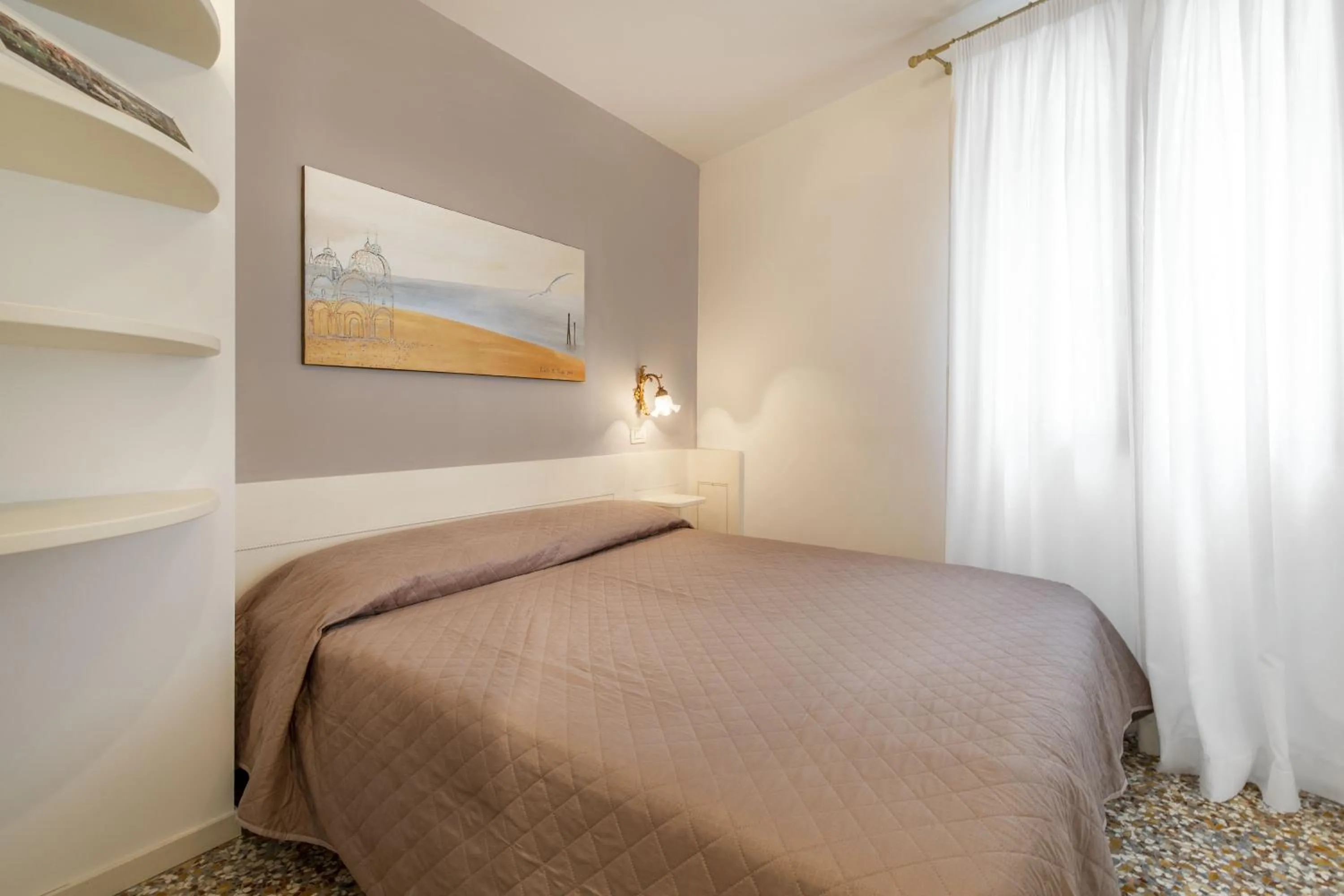 Bedroom, Bed in Friari Suite-Luxury apt. close to Rialto Bridge