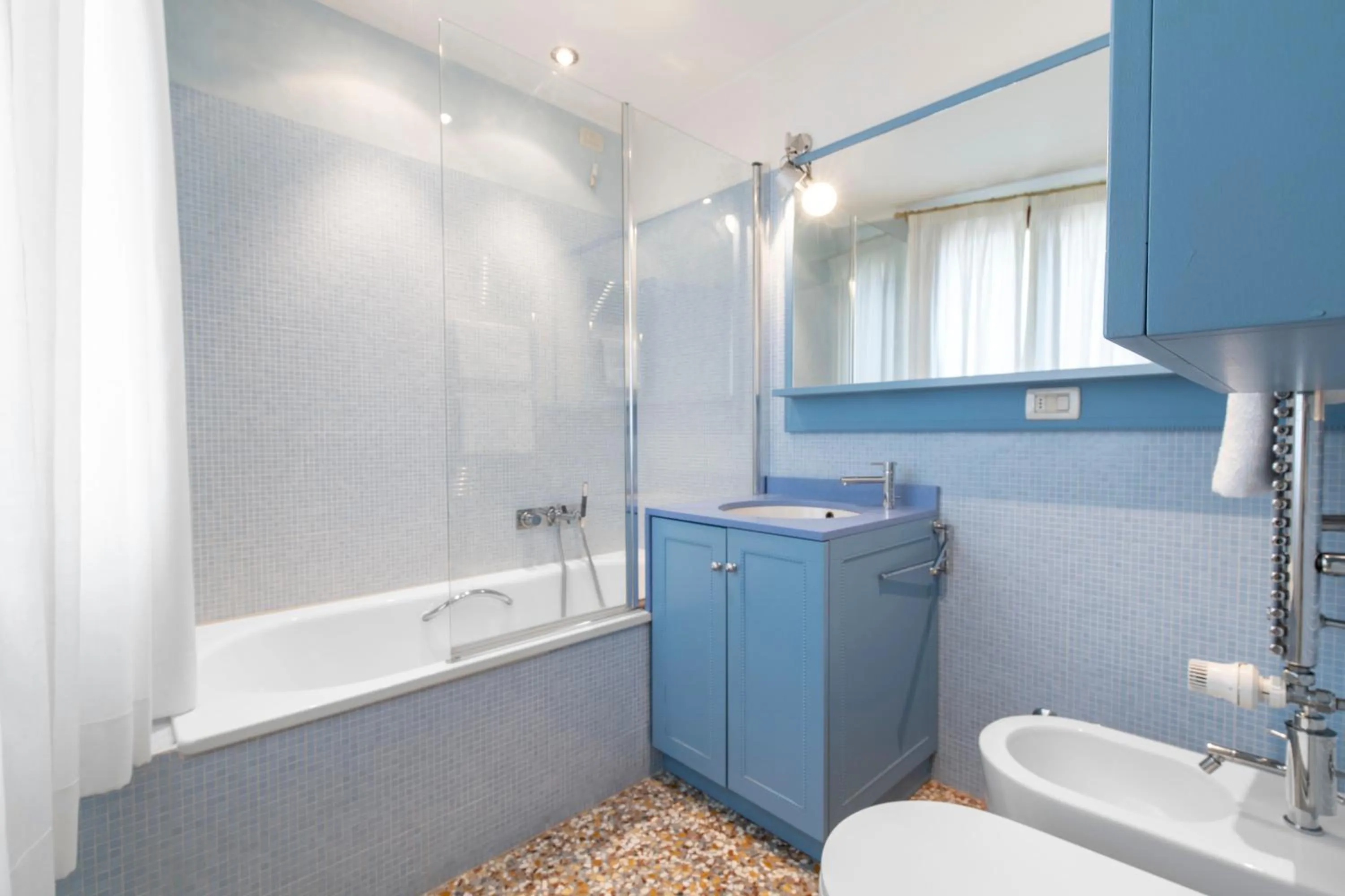 Bathroom in Friari Suite-Luxury apt. close to Rialto Bridge
