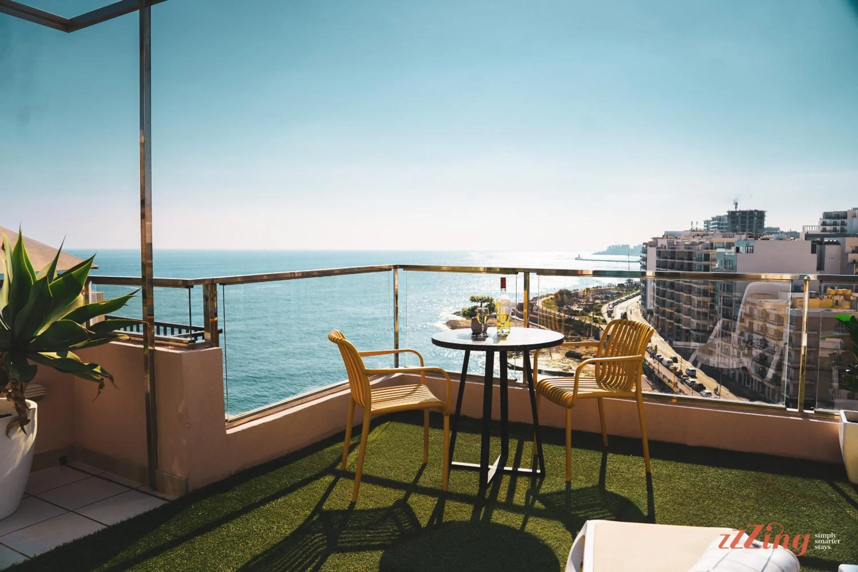 Patio in Seafront Studio with Stunning Terrace - Sliema, Malta