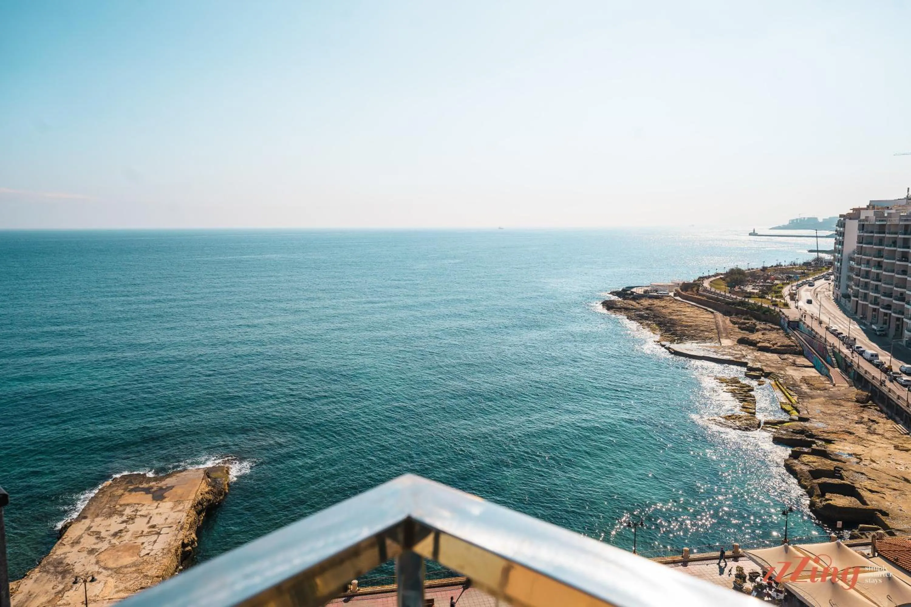 Day in Seafront Studio with Stunning Terrace - Sliema, Malta