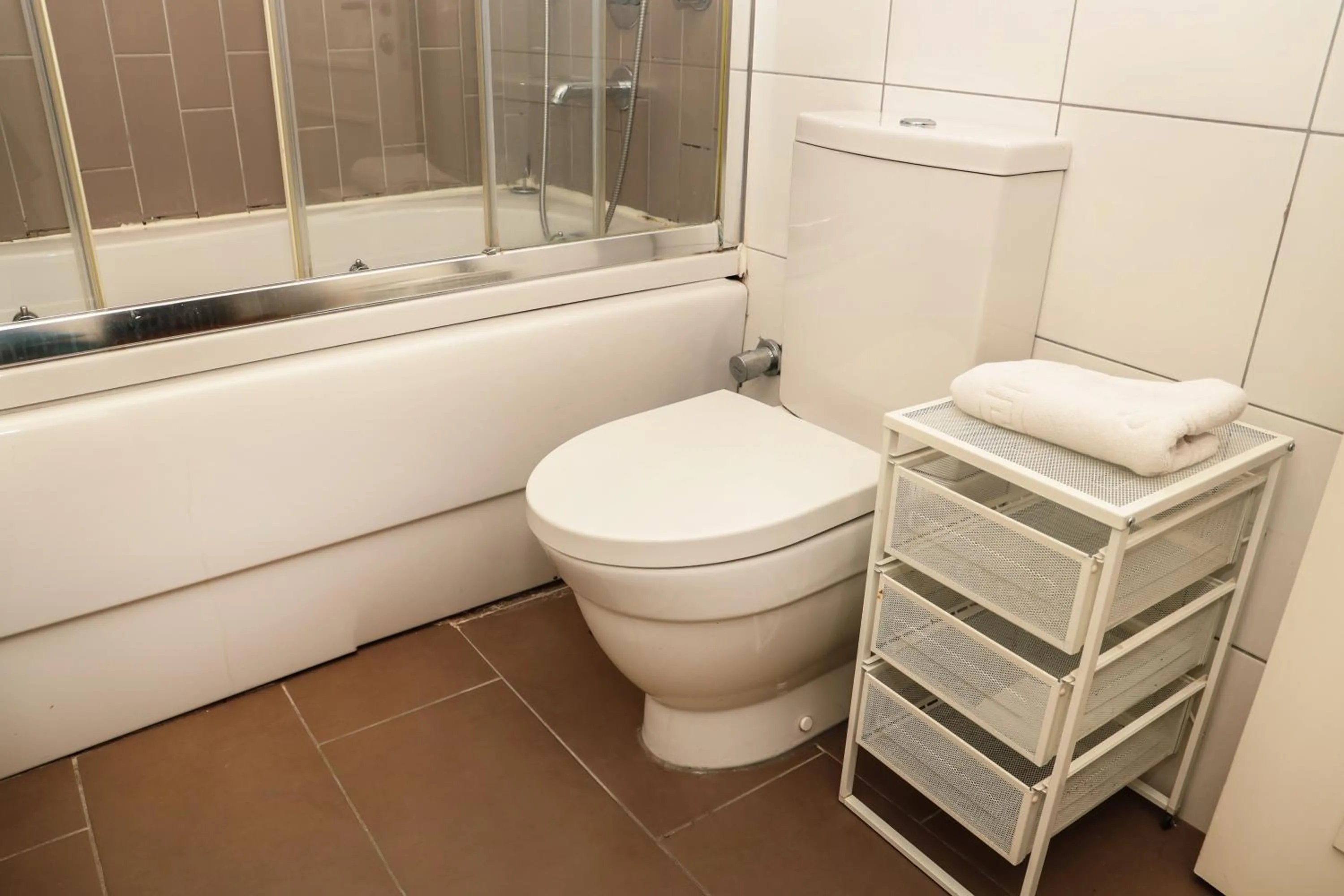 Shower in Holy Galata Hotel