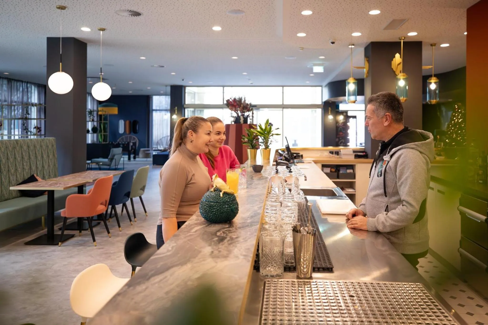 Lounge or bar in Holiday Inn - the niu, Flower Konstanz by IHG