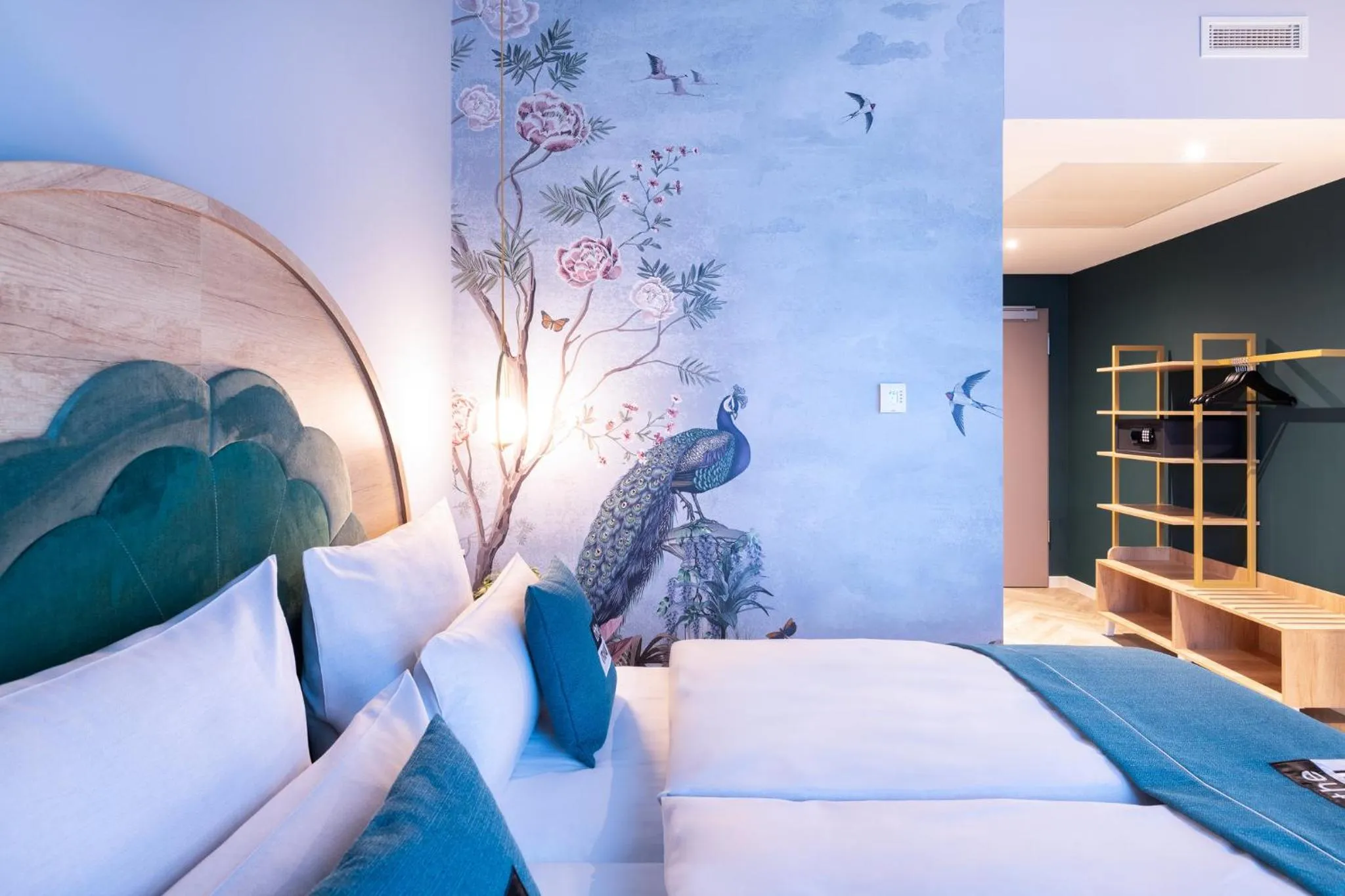 Photo of the whole room, Bed in Holiday Inn - the niu, Flower Konstanz by IHG