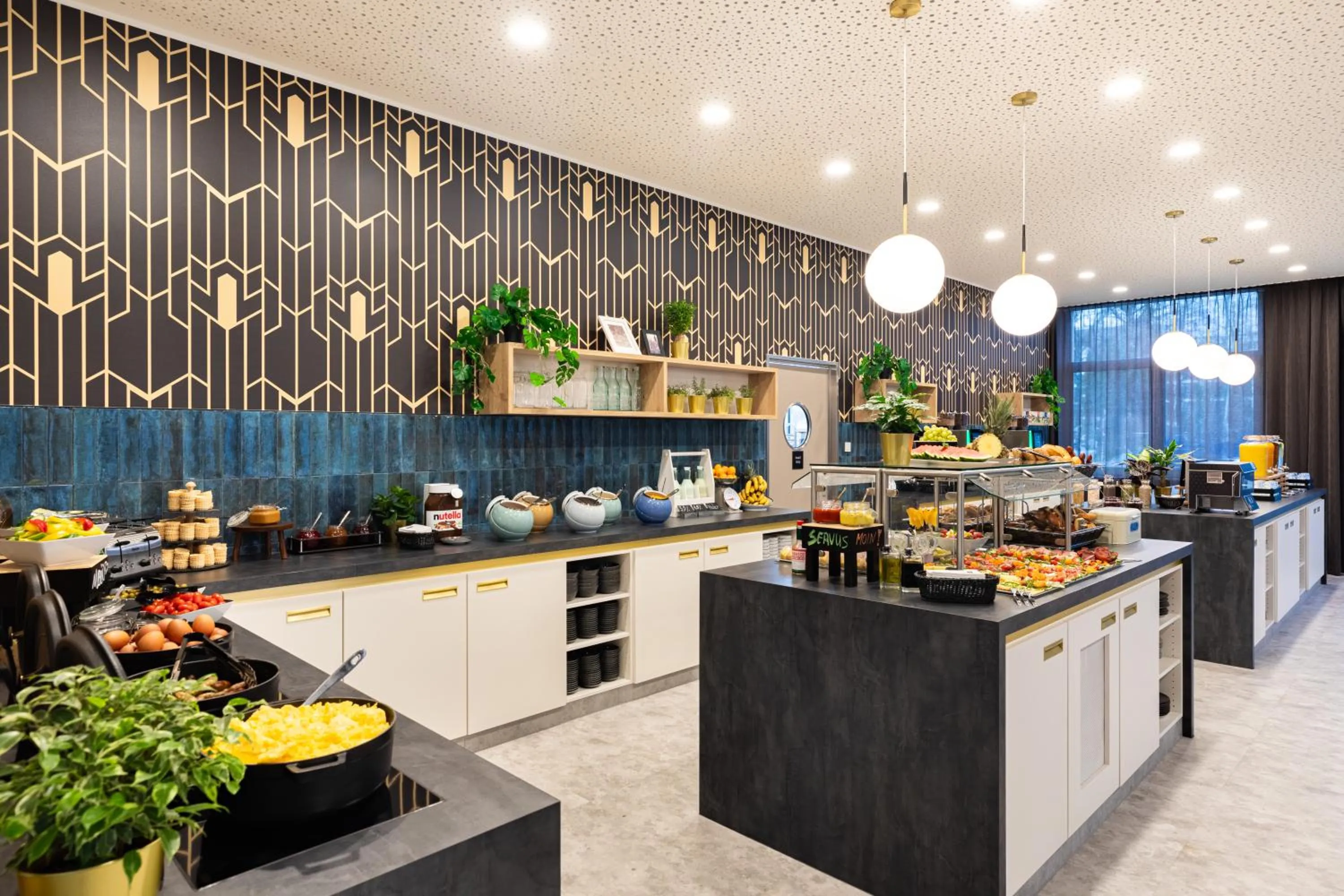 Breakfast in Holiday Inn - the niu, Flower Konstanz by IHG