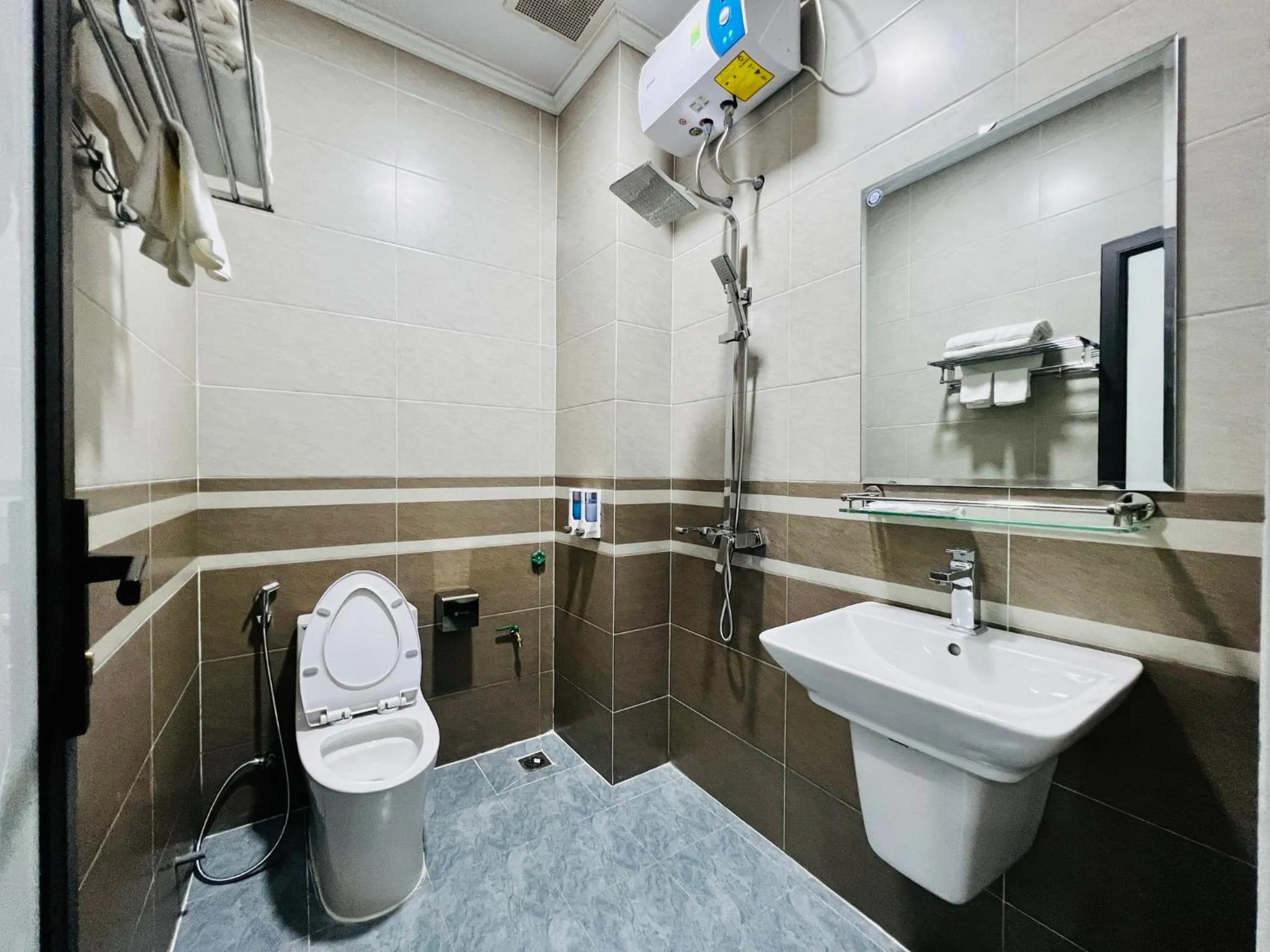 THÀNH HỒNG HOTEL