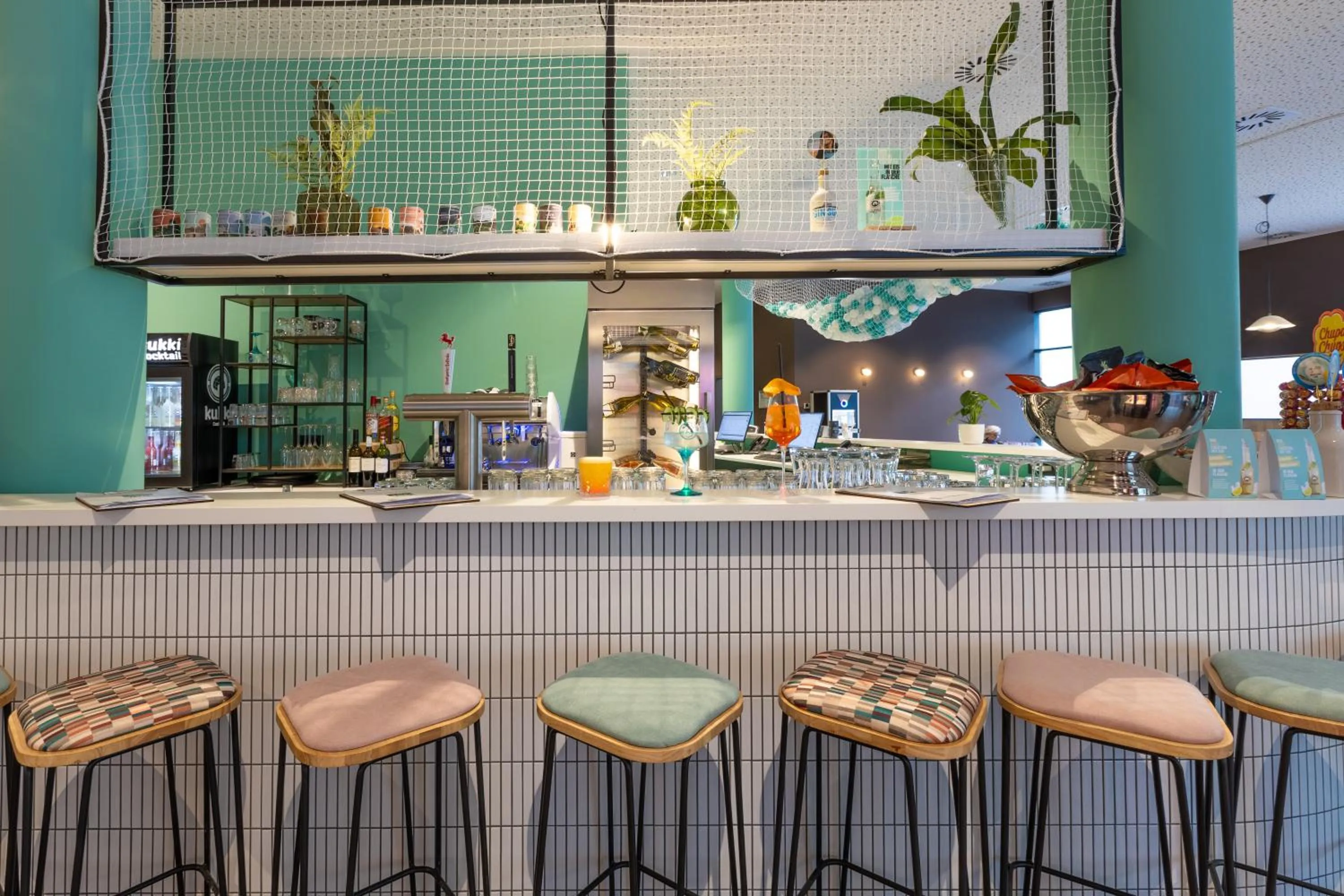 Lounge or bar in Holiday Inn-the niu, Wave Karlsruhe Oststadt by IHG