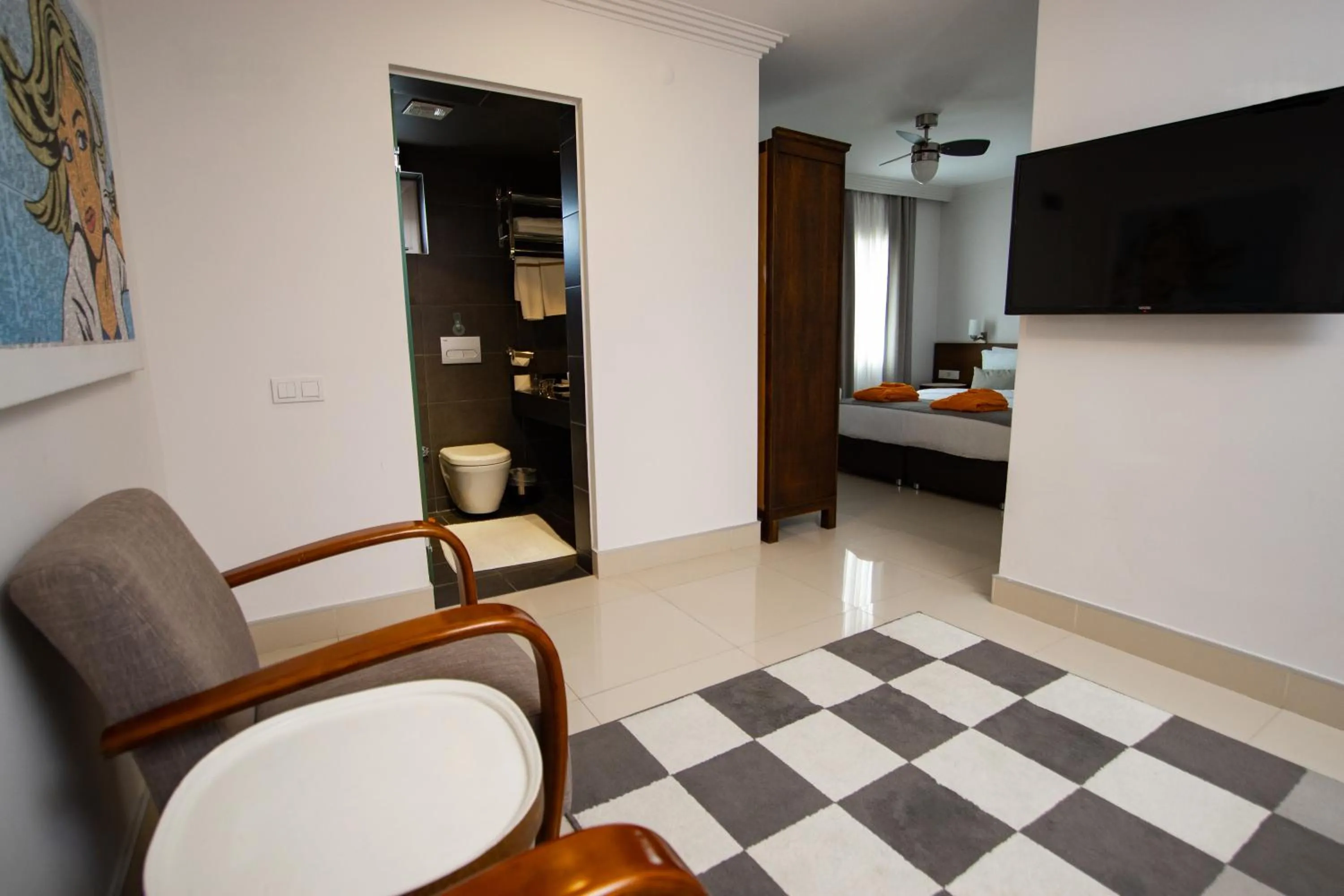 TV and multimedia in Hotel Pier Bodrum Marina