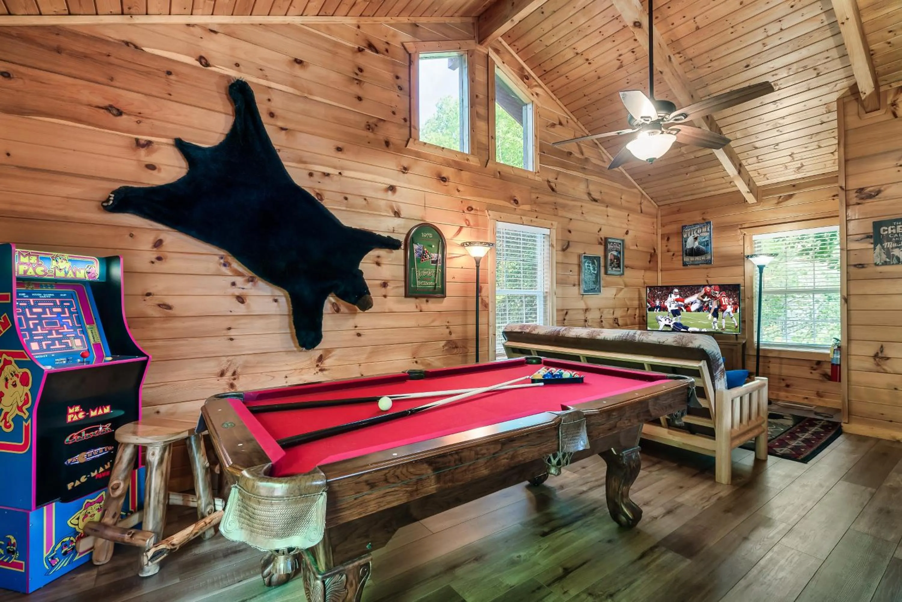 A Top Notch Lodge~Gatlinburg