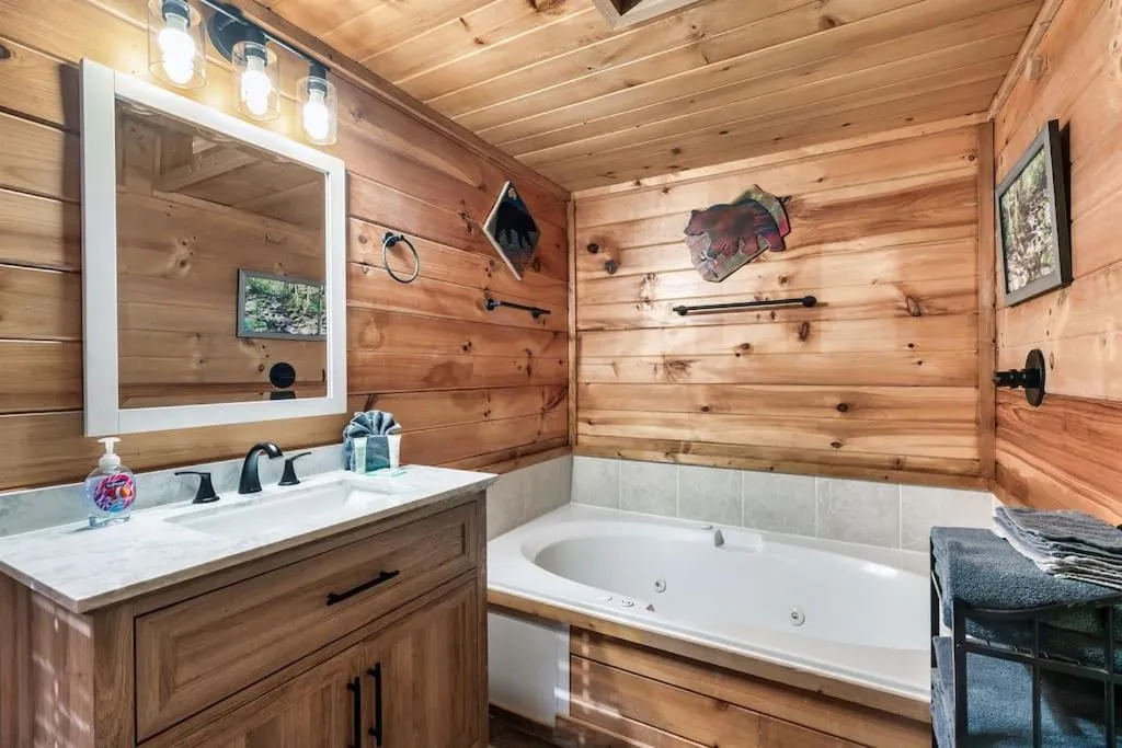 A Top Notch Lodge~Gatlinburg