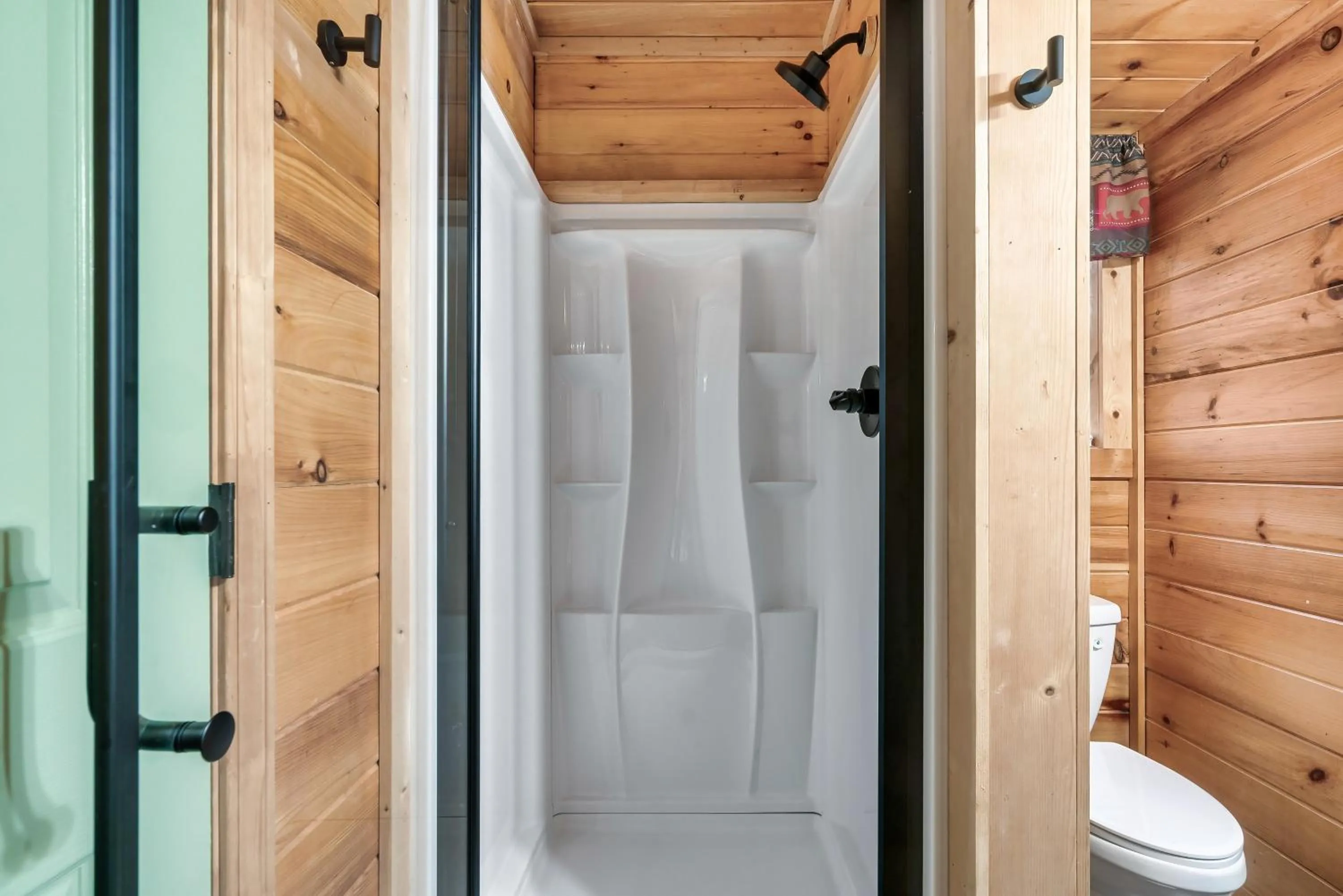 A Top Notch Lodge~Gatlinburg