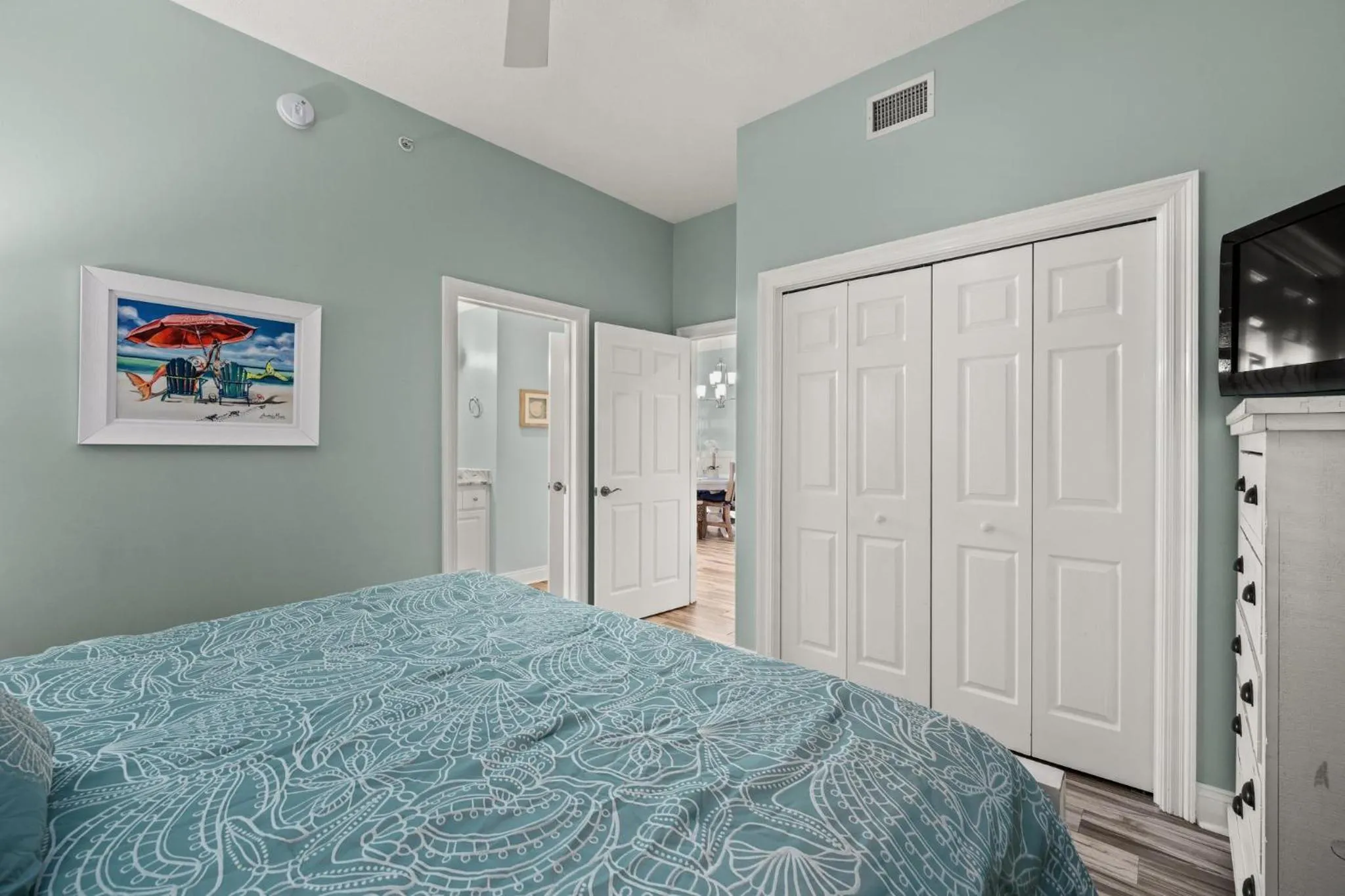 Property building, Bed in Treasure Island #0404