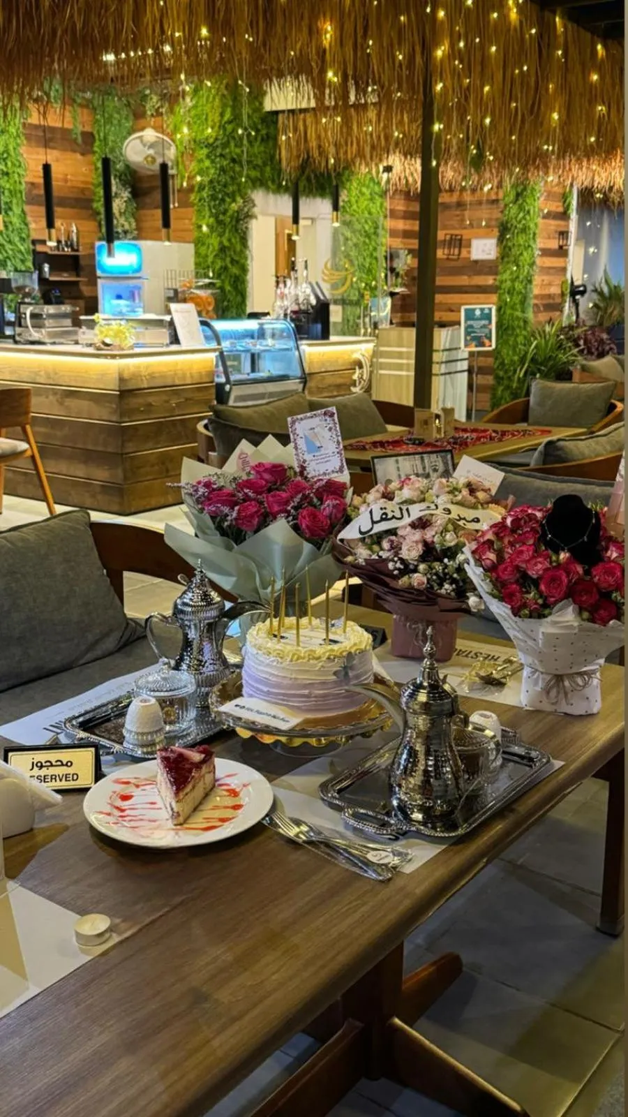 Restaurant/places to eat in SEAVIEW HOTEL