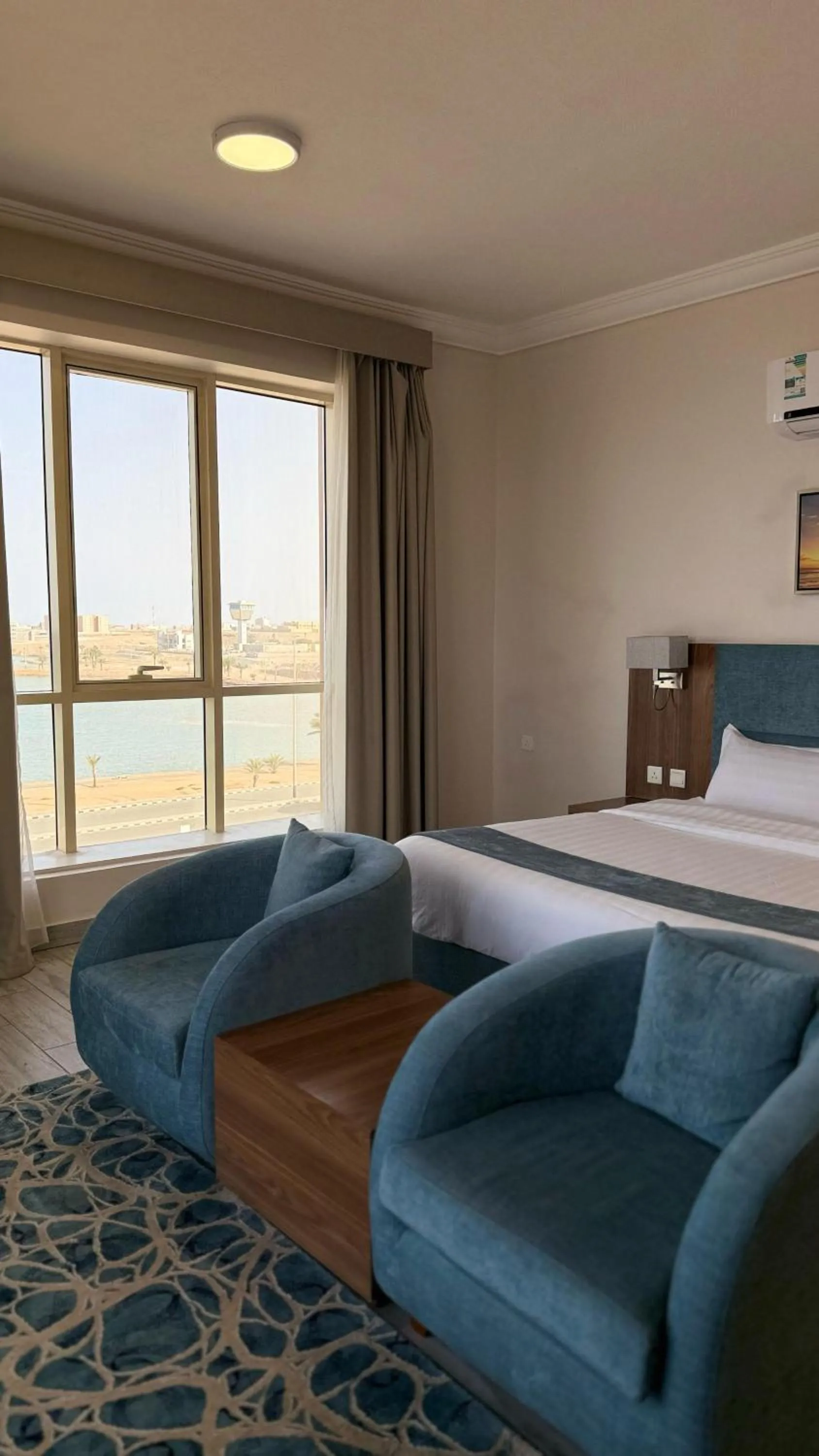 Seating area, Bed in SEAVIEW HOTEL