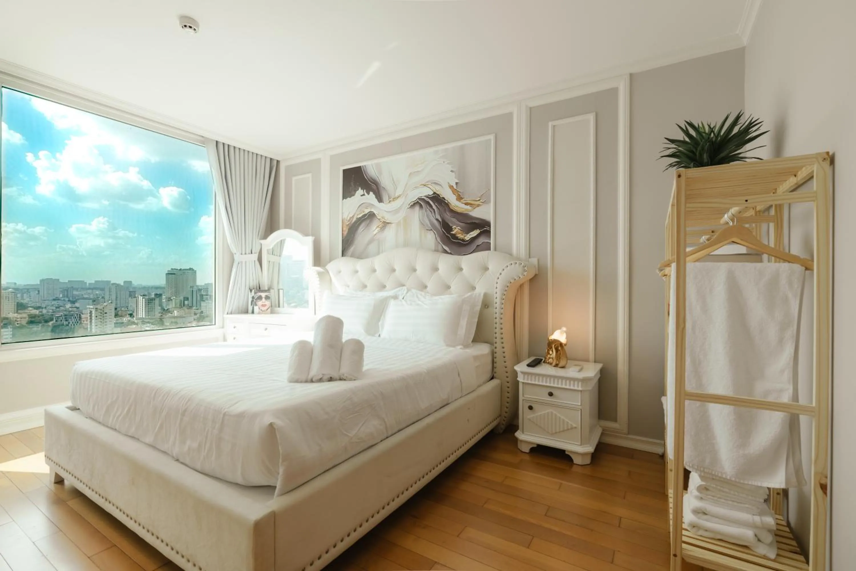 Bed in Léman Luxury Apartment District 3 HCMC