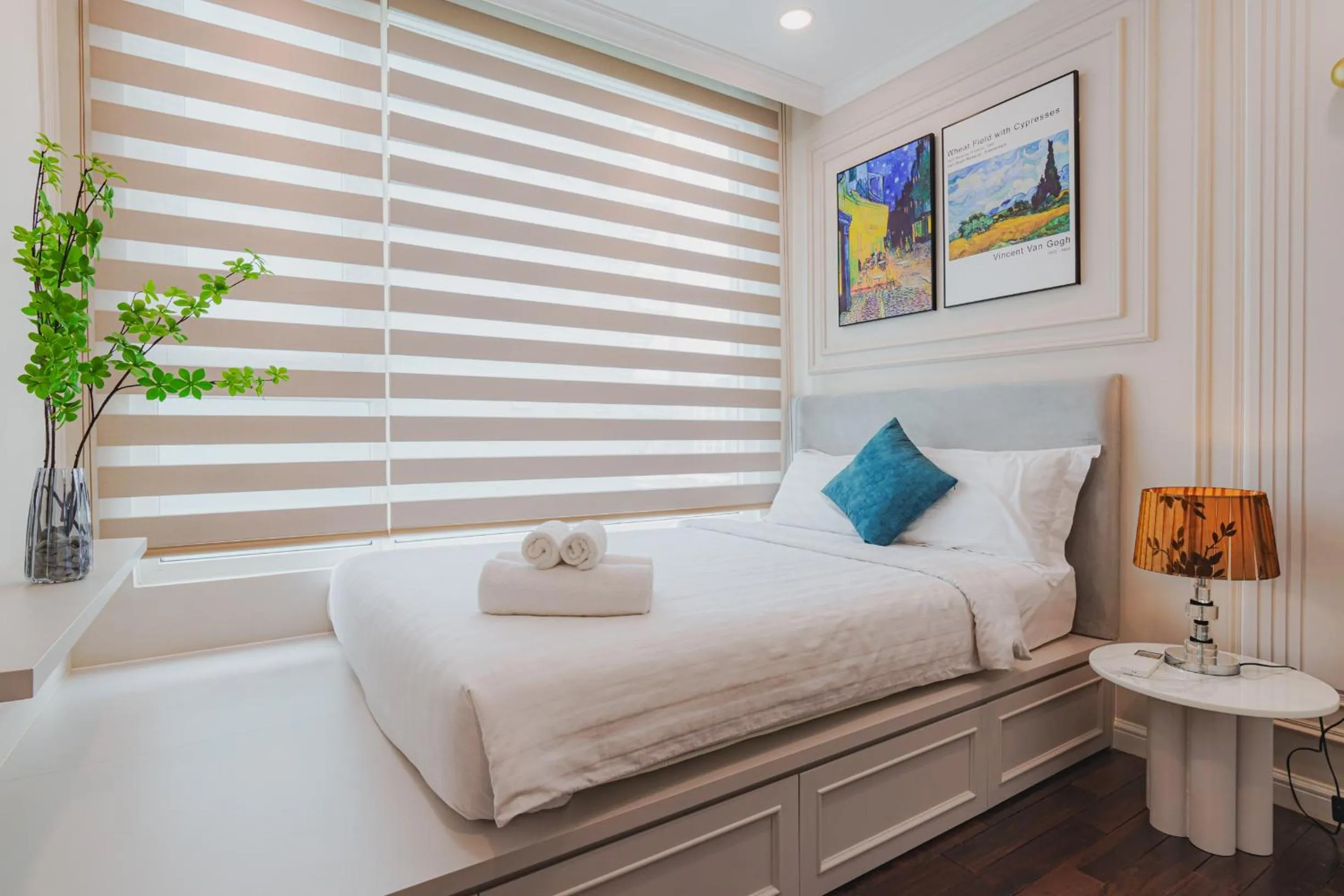 Bed in Léman Luxury Apartment District 3 HCMC