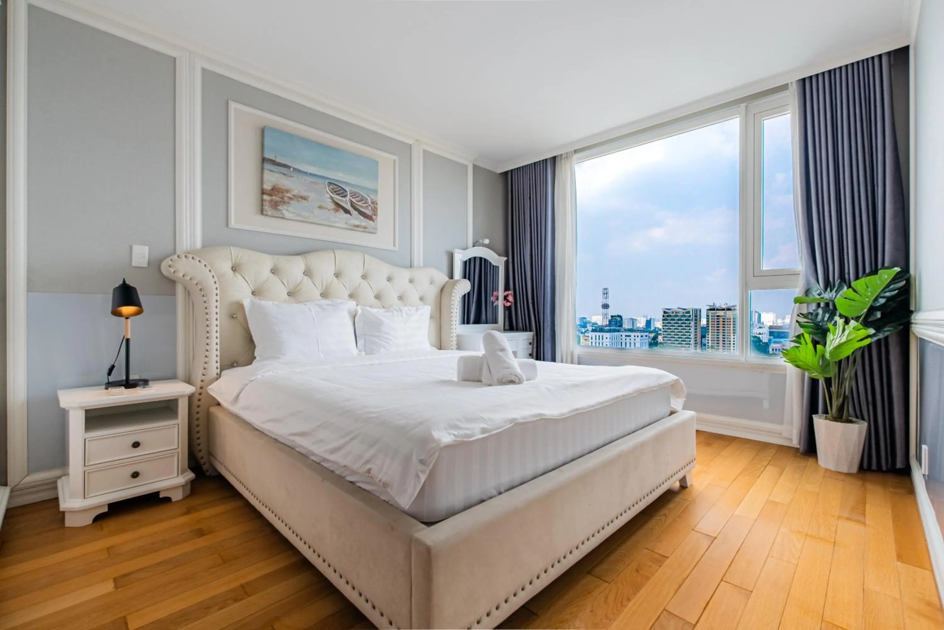 Bed in Léman Luxury Apartment District 3 HCMC