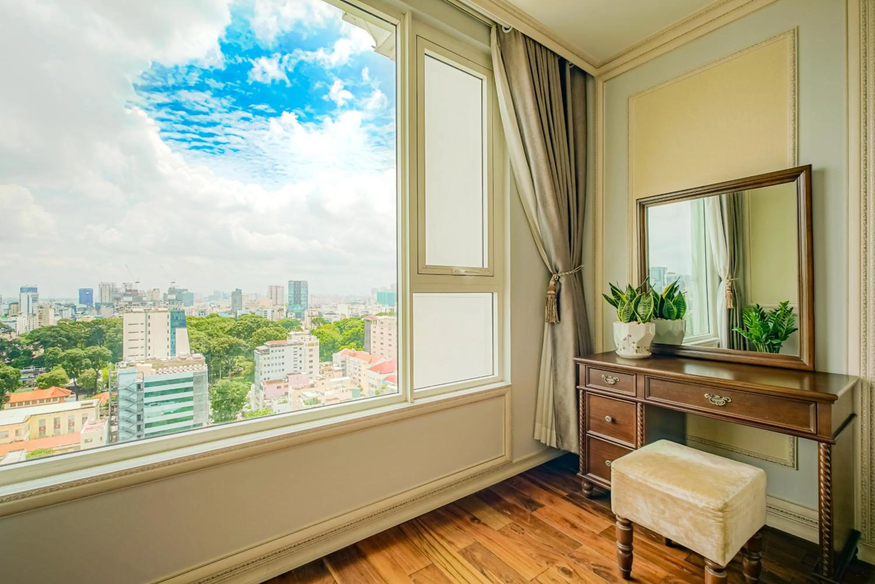 Léman Luxury Apartment District 3 HCMC