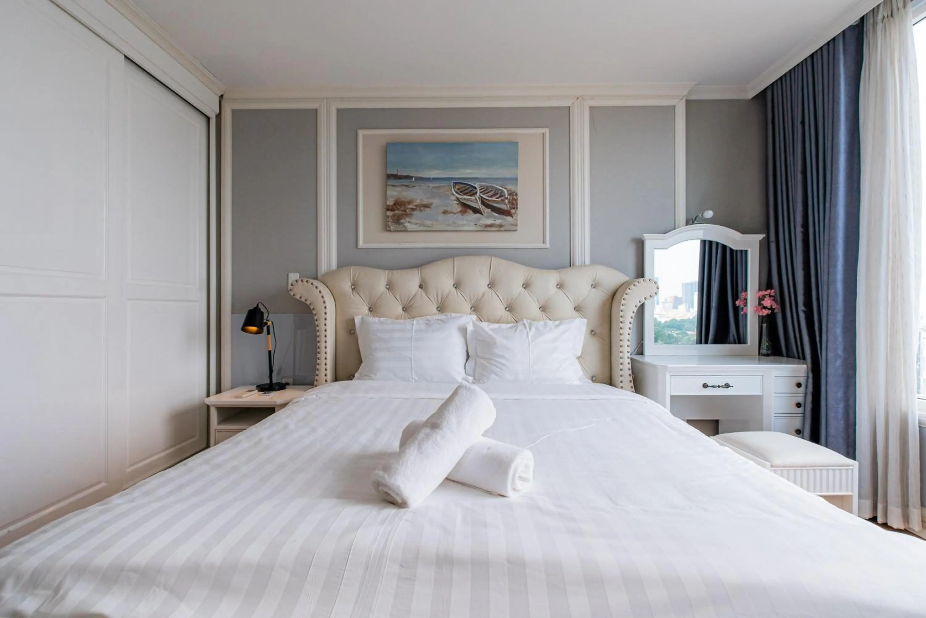 Bed in Léman Luxury Apartment District 3 HCMC