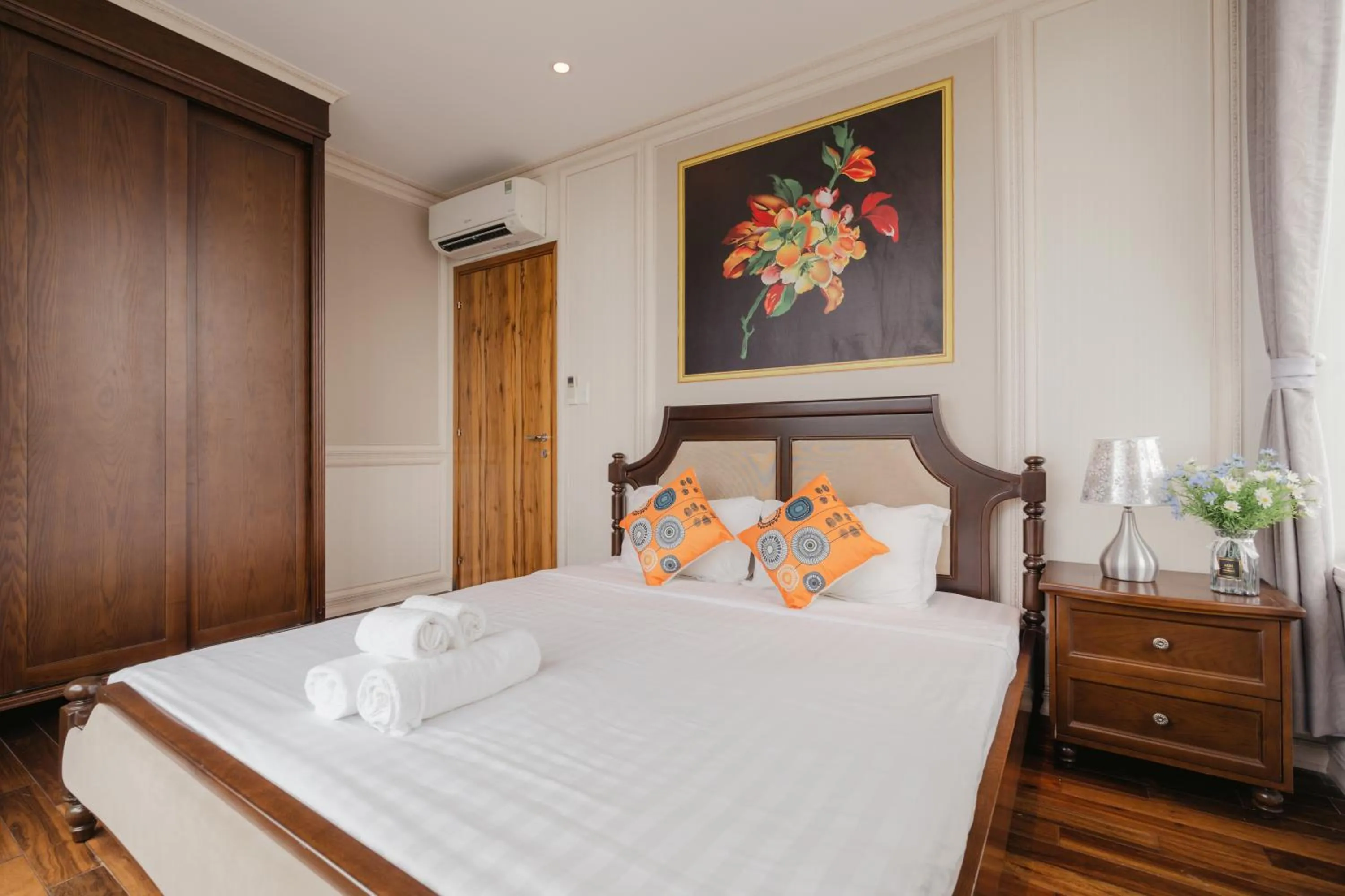 Bed in Léman Luxury Apartment District 3 HCMC