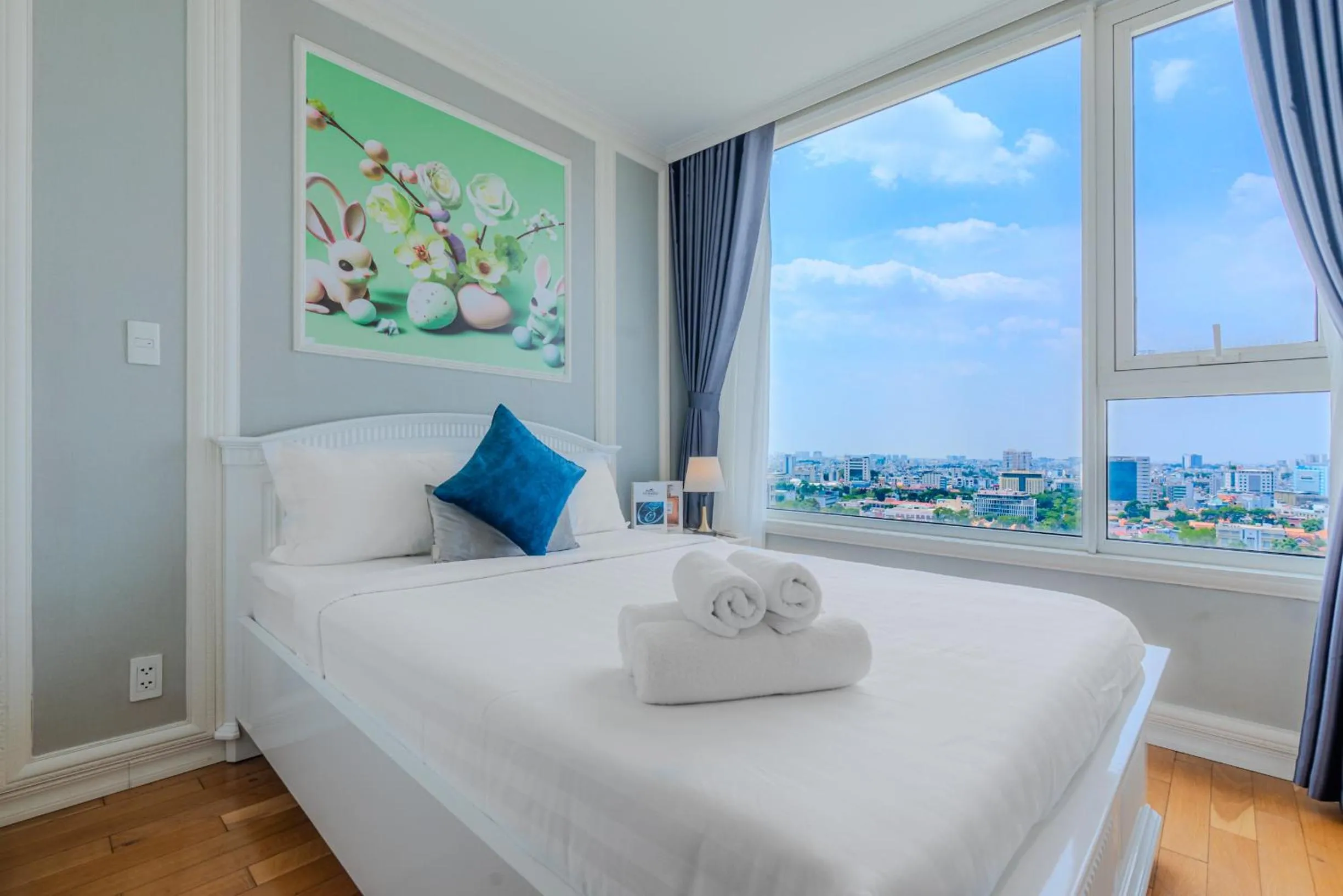 Bed in Léman Luxury Apartment District 3 HCMC