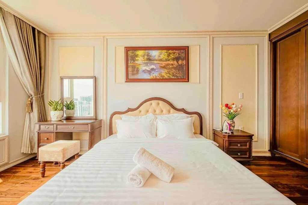 Bed in Léman Luxury Apartment District 3 HCMC
