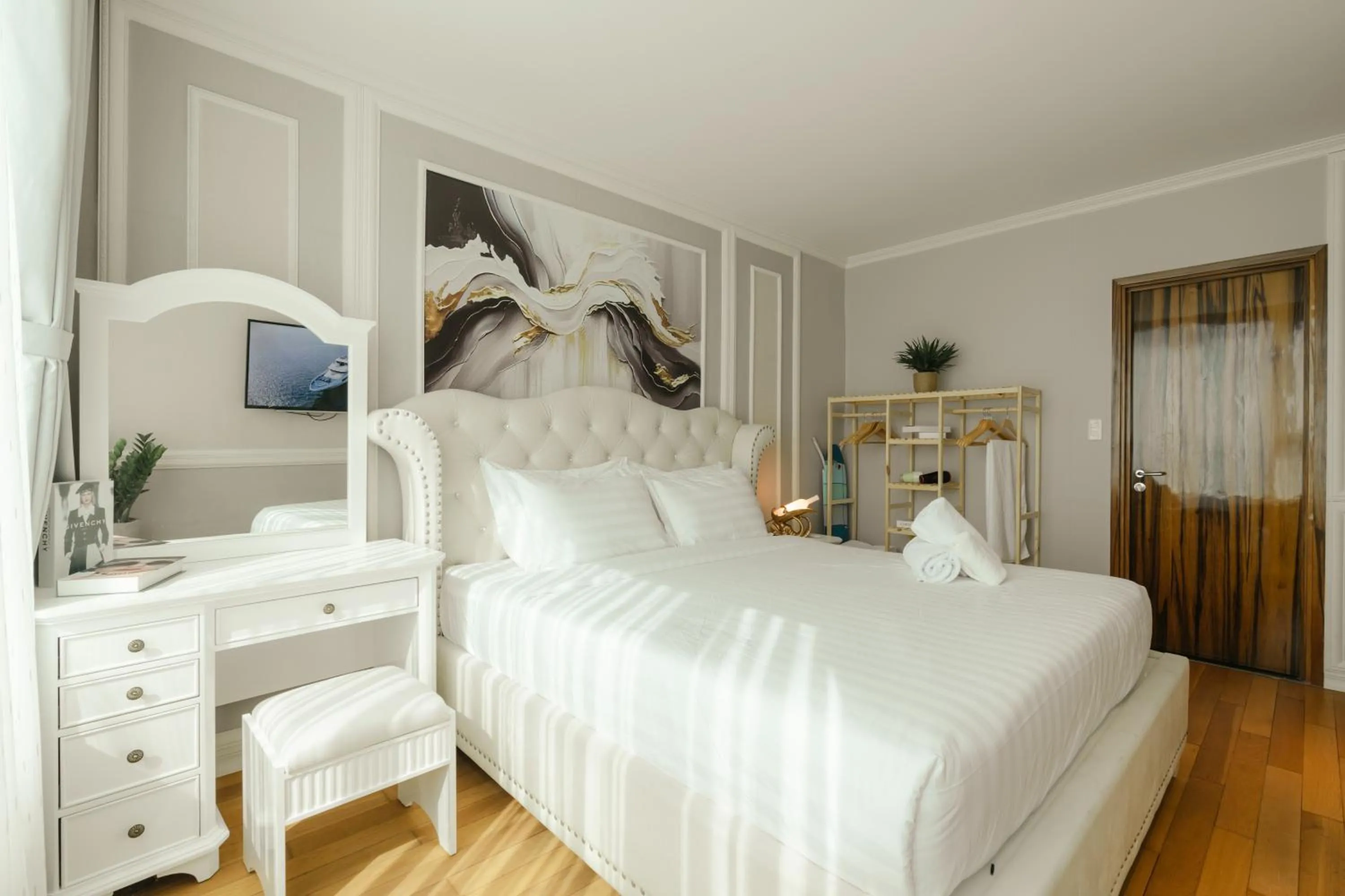 Bed in Léman Luxury Apartment District 3 HCMC