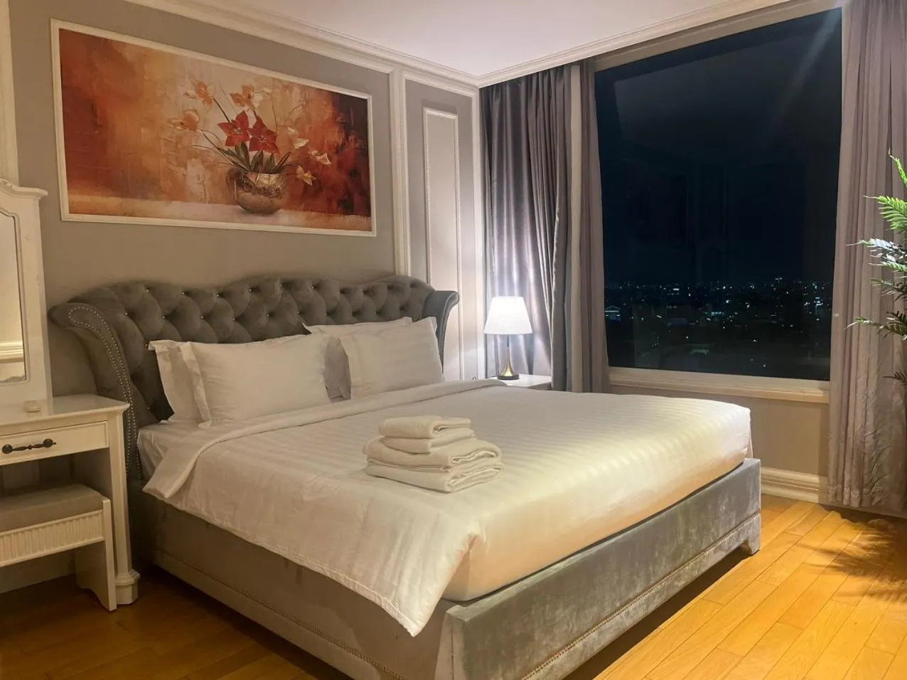 Bed in Léman Luxury Apartment District 3 HCMC