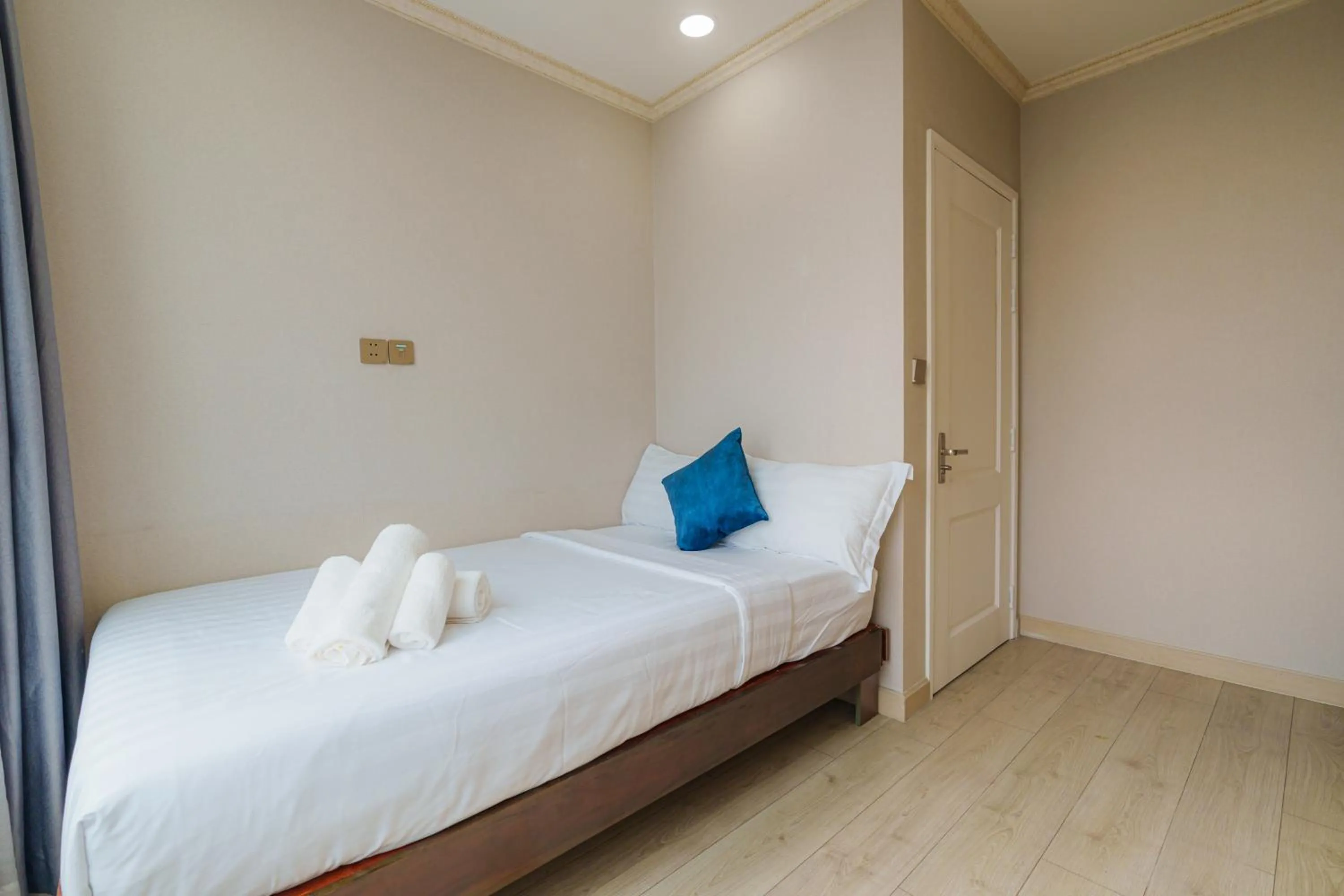 Bed in Léman Luxury Apartment District 3 HCMC