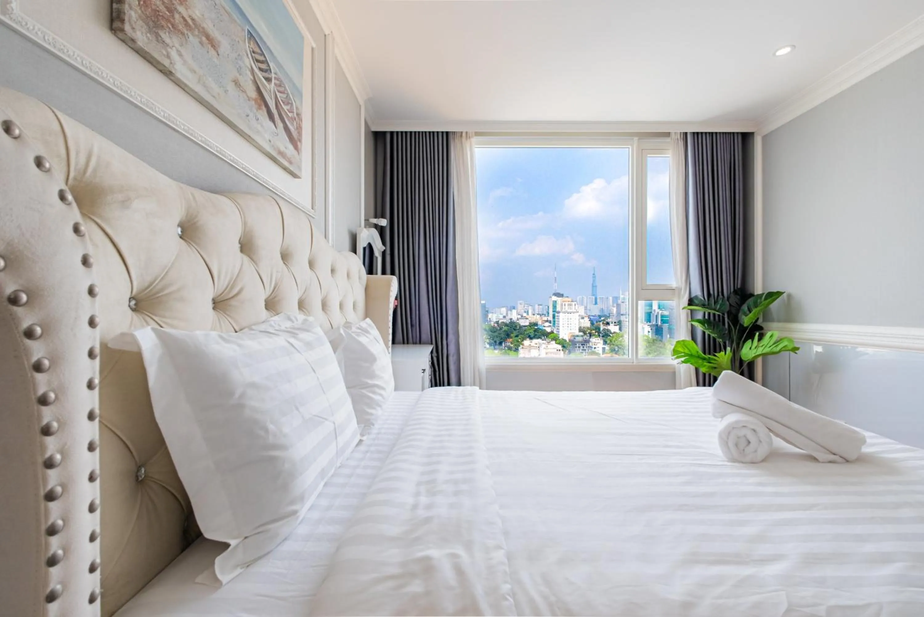 Bed in Léman Luxury Apartment District 3 HCMC
