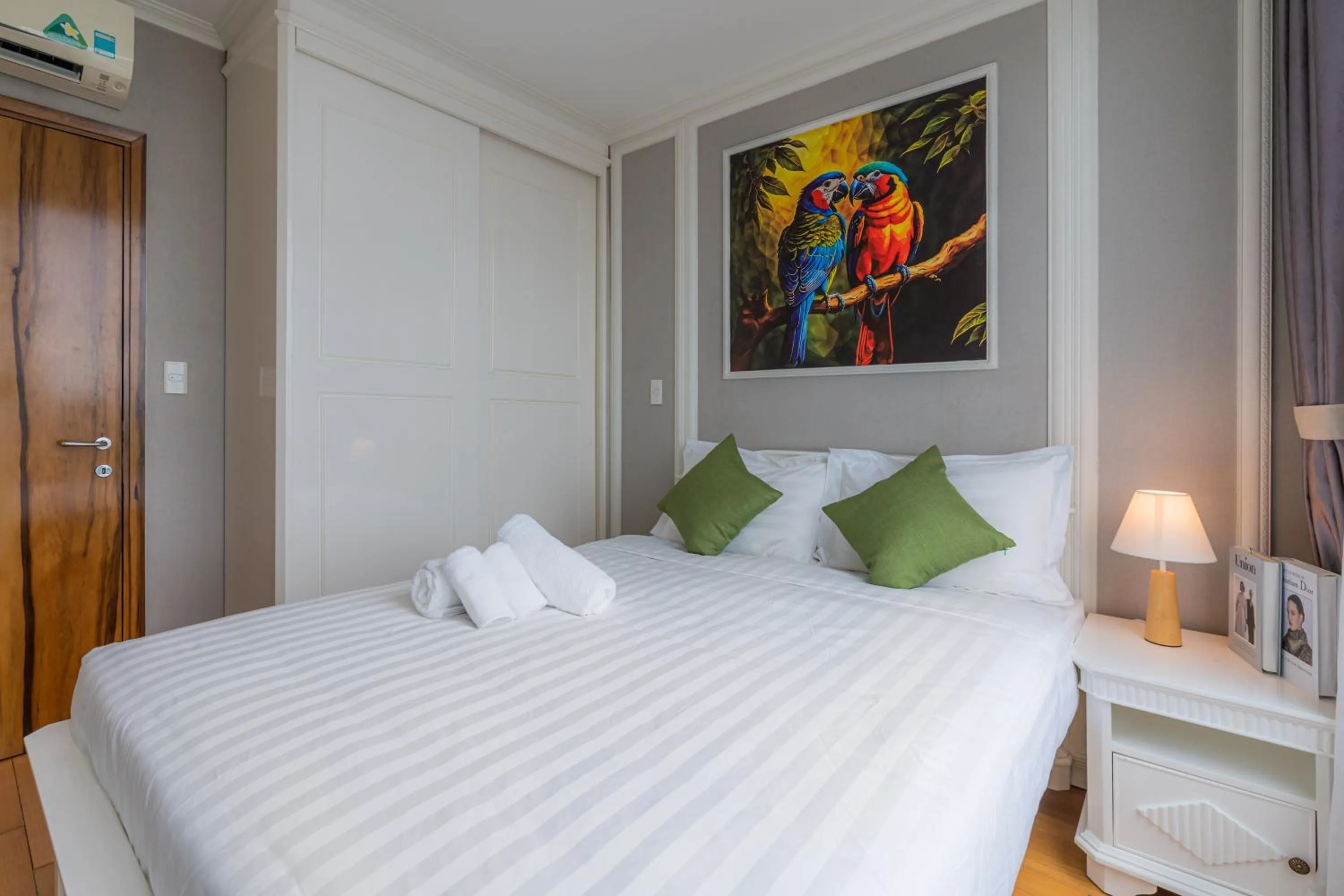Bed in Léman Luxury Apartment District 3 HCMC