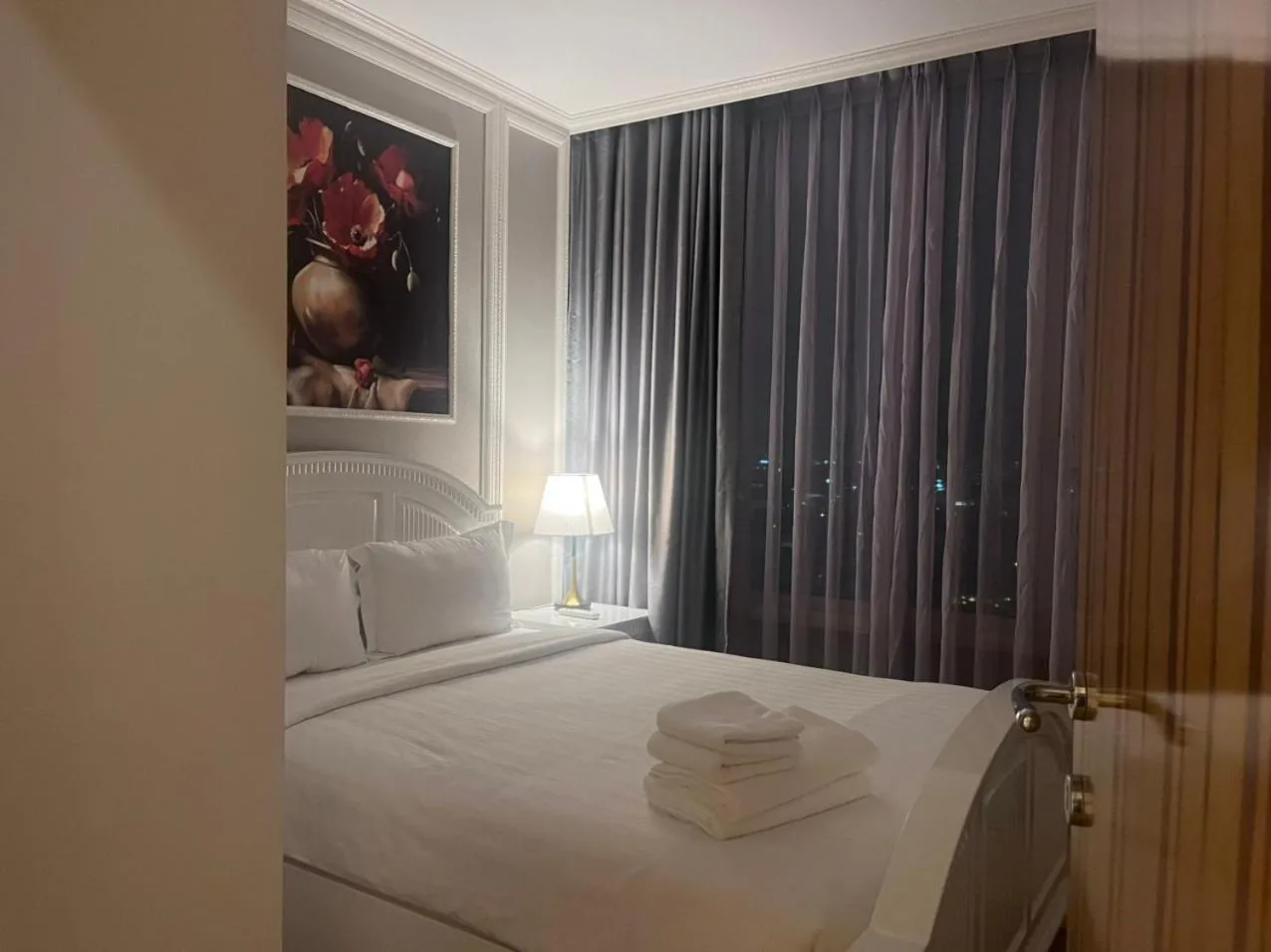 Bed in Léman Luxury Apartment District 3 HCMC