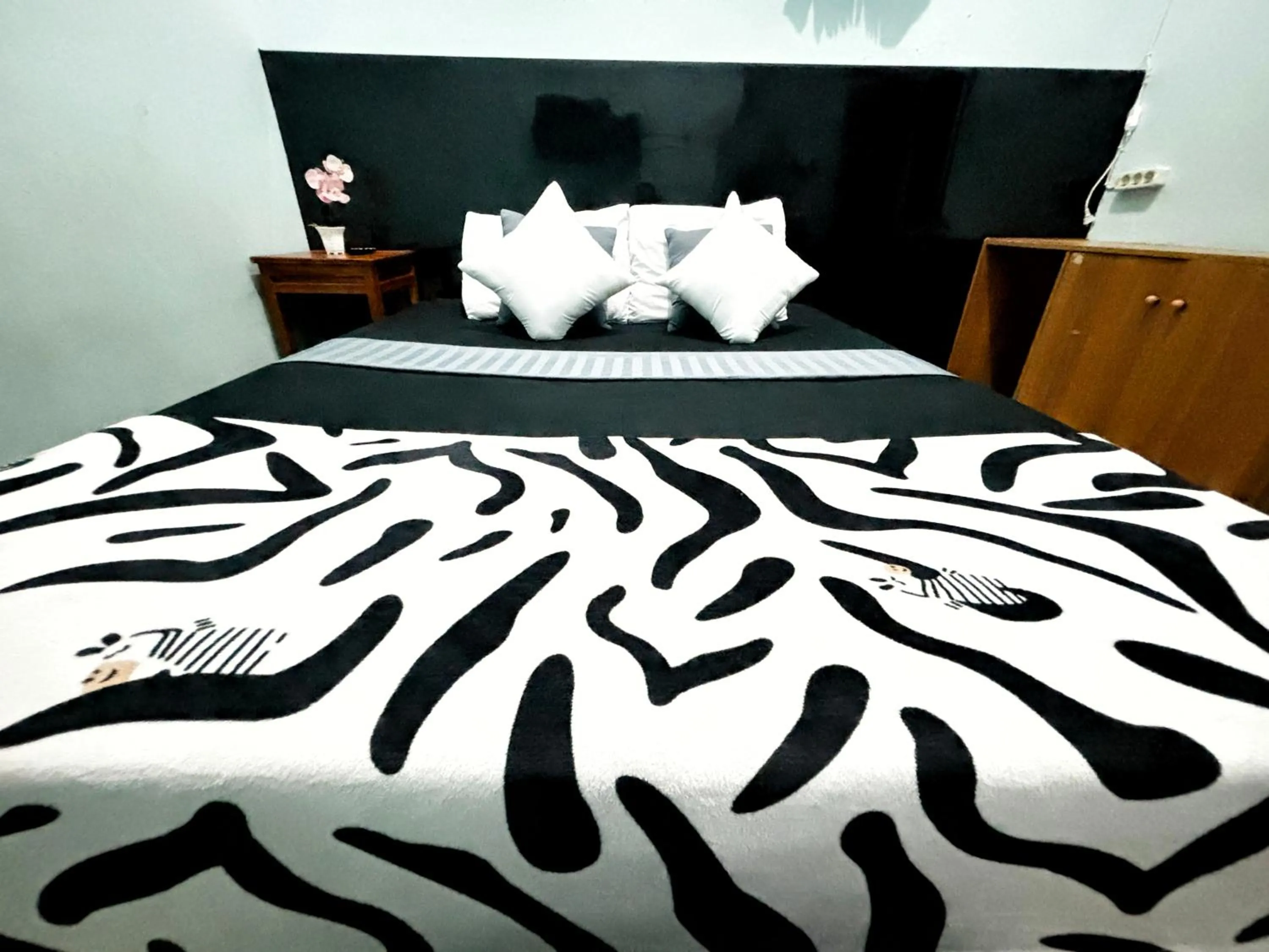 Bedroom, Bed in NgeKost harian