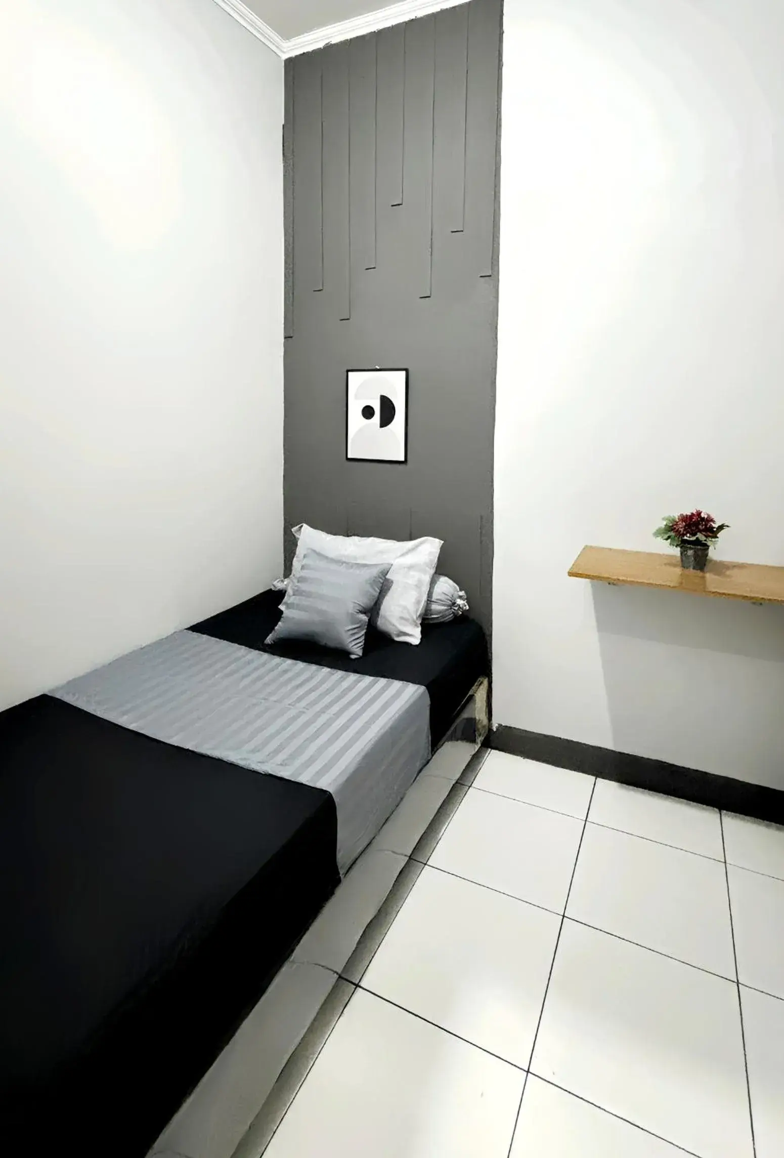 Single Room - single occupancy in NgeKost harian Single Room - single occupancy in NgeKost harian