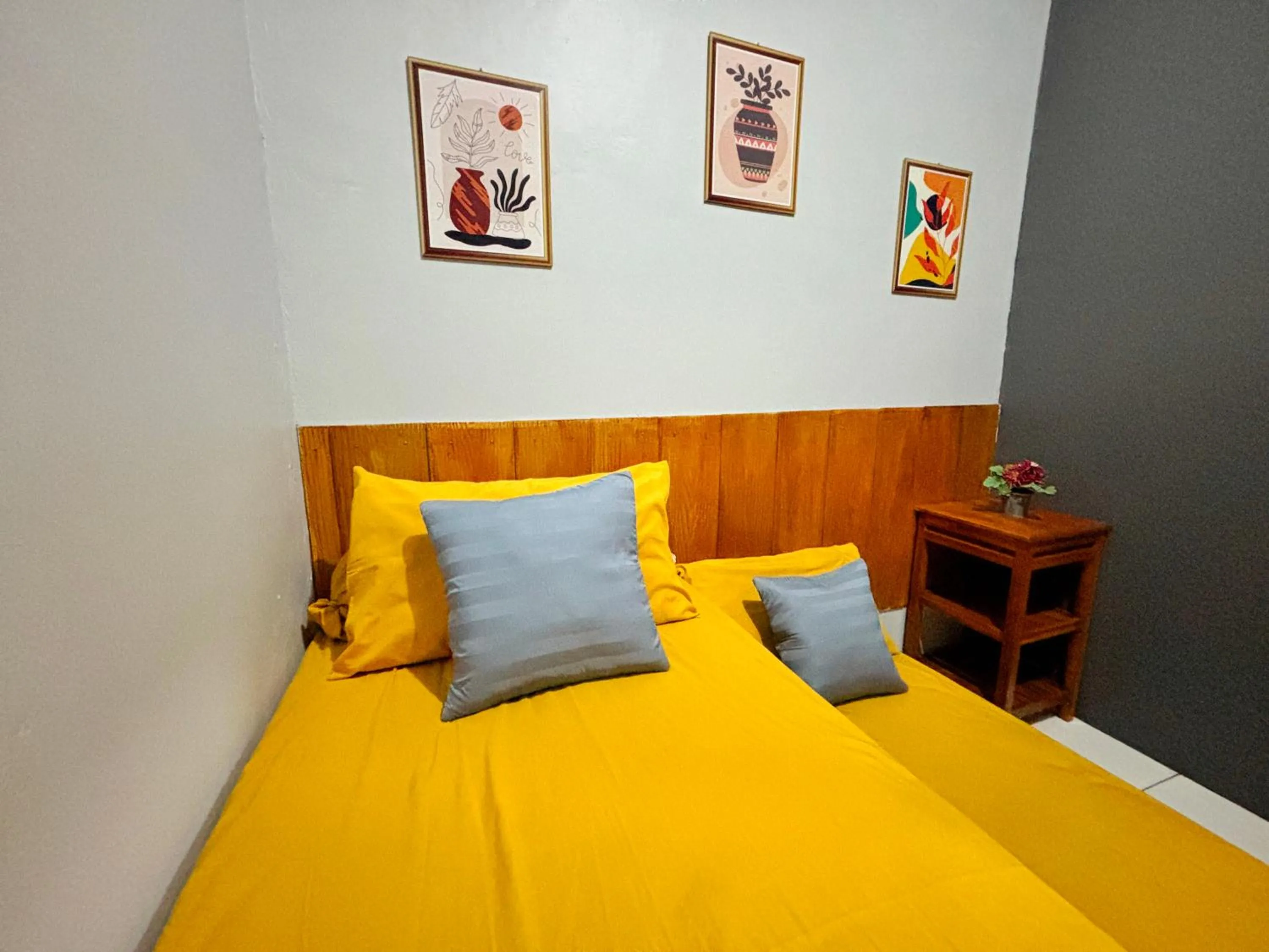 Bed in NgeKost harian