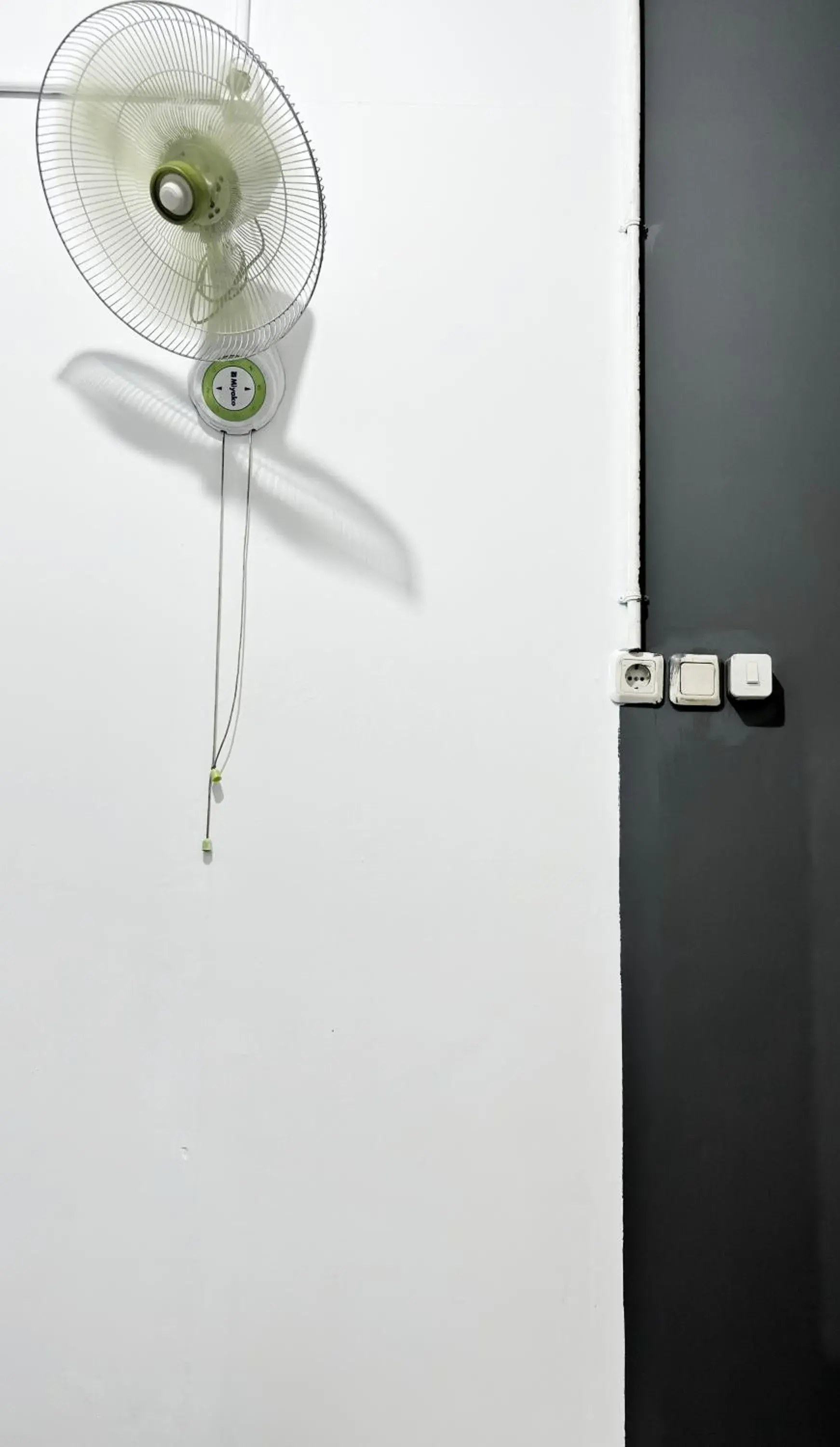 Standard Queen Room in NgeKost harian Standard Queen Room in NgeKost harian