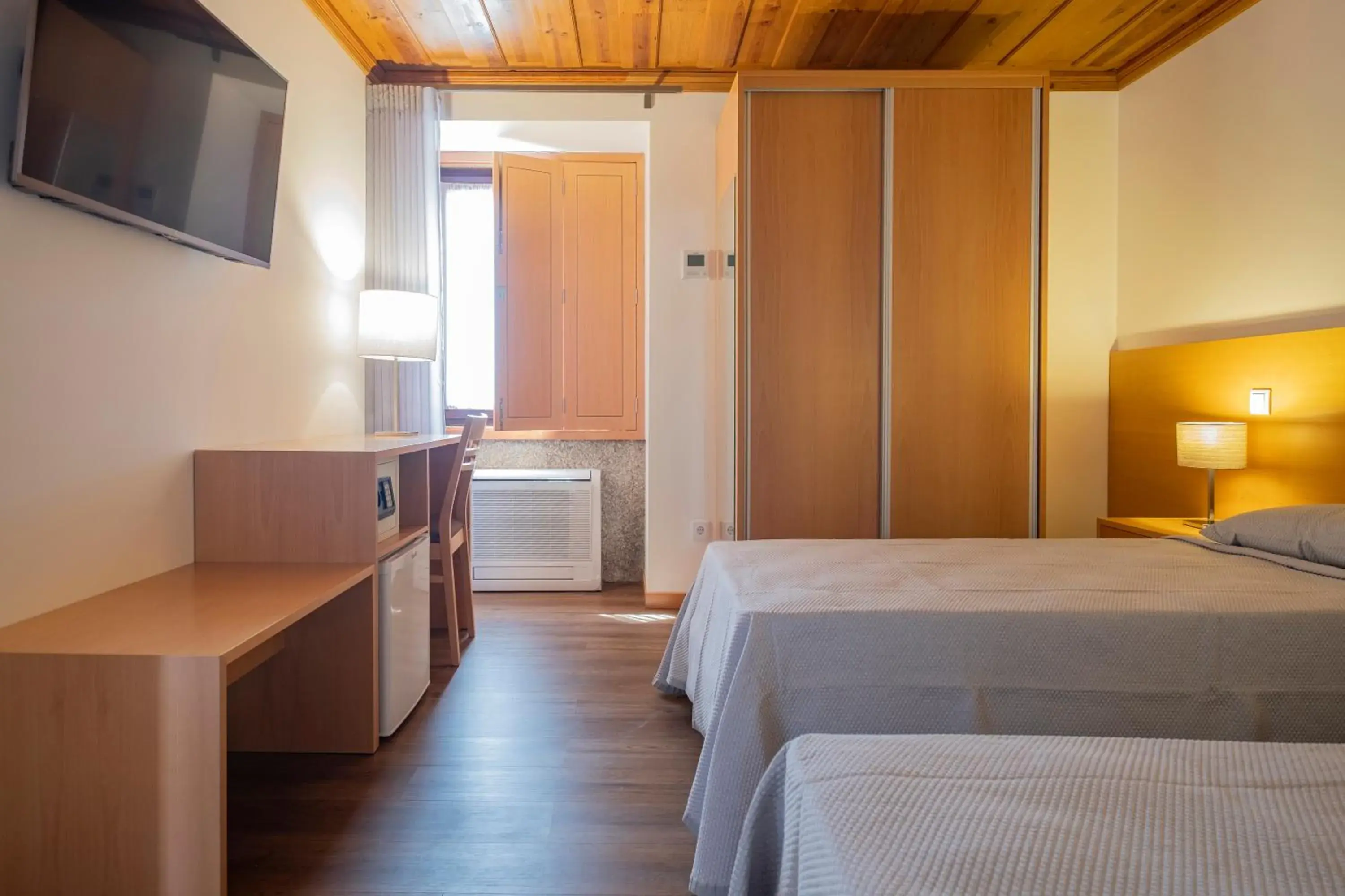 Deluxe Double or Twin Room with Garden View in Casa de Fervença Deluxe Double or Twin Room with Garden View in Casa de Fervença